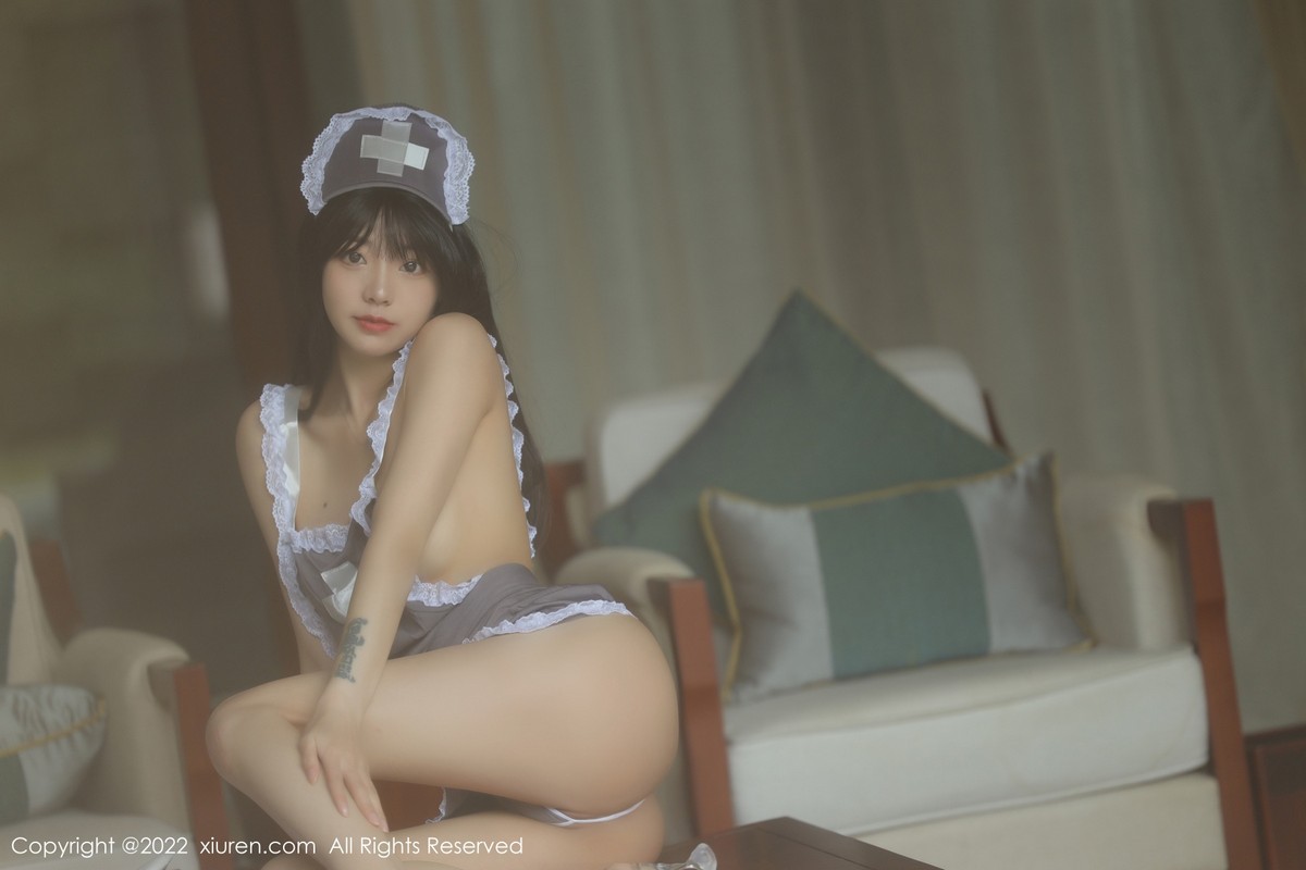 xgyw.top_XiuRen第4924期_模特佘贝拉bella海南岛旅拍私房脱灰色女仆装秀完美身材诱惑写真76P