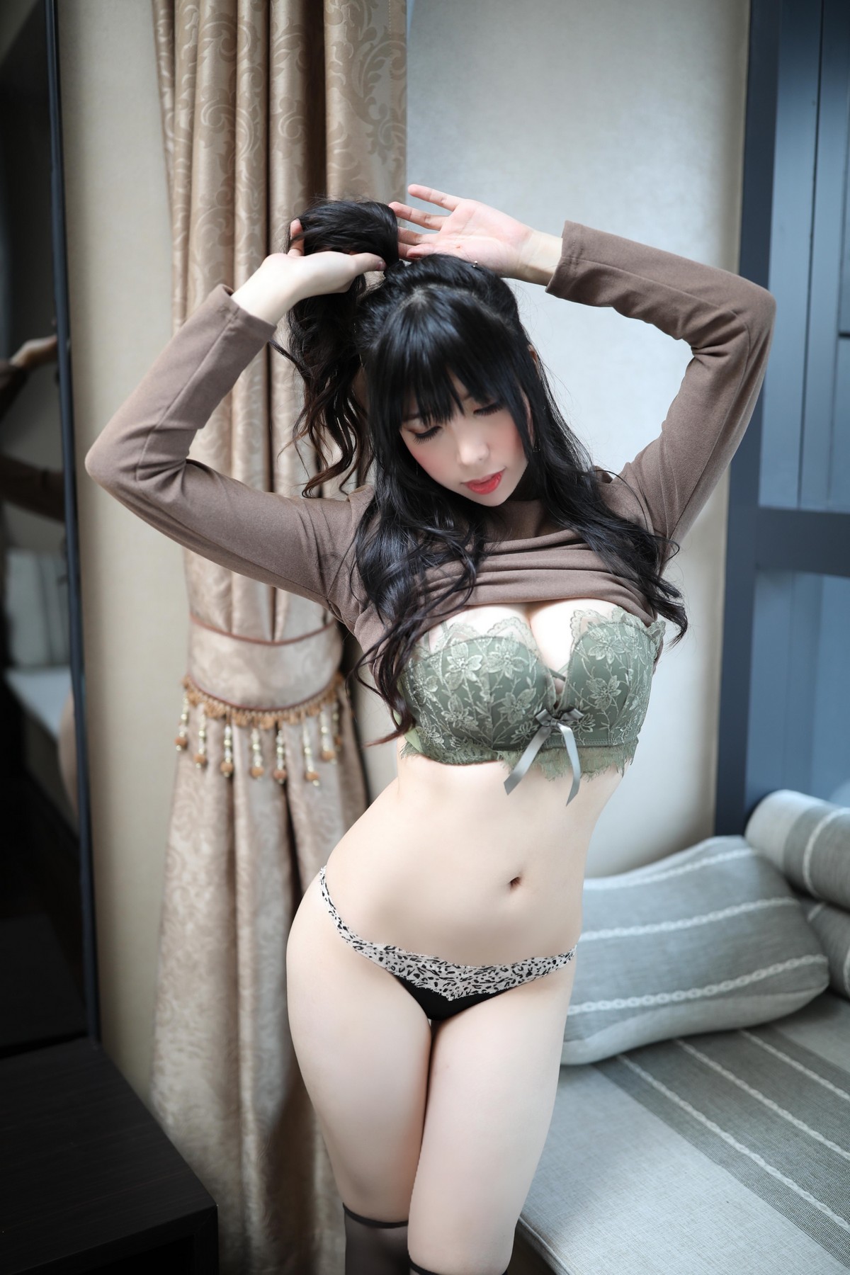 xgyw.top_Coser美女鹿野希豹纹蕾丝主题私房紧身上衣配豹纹短裙半脱露蕾丝内衣诱惑写真70P