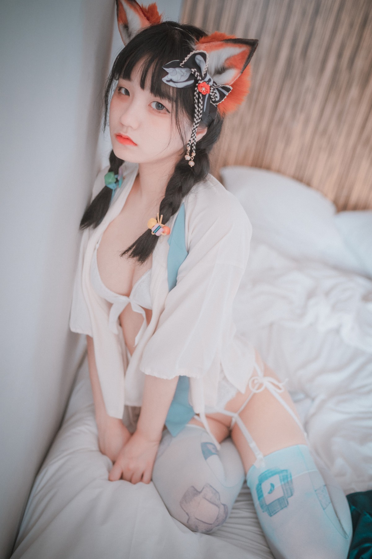 xgyw.top_[DJAWA]No.003_韩国美女Jenny_Kitune in Hanfu主题蕾丝吊袜秀翘臀诱惑写真52P
