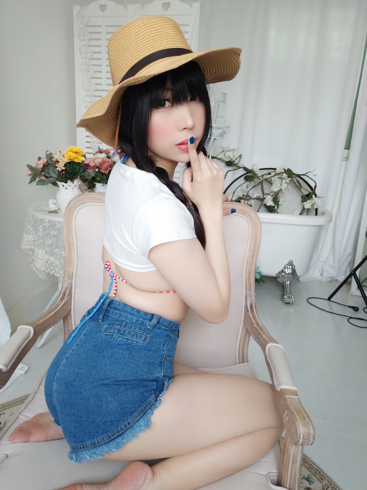 xgyw.top_Coser美女鹿野希牛仔女郎主题私房半脱露性感三点式内衣秀豪乳翘臀诱惑写真84P