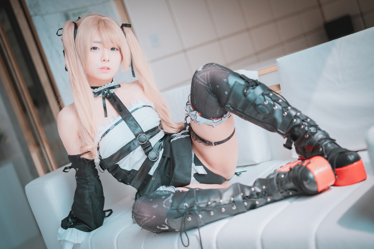 xgyw.top_[DJAWA]No.007_模特Maruemon_Blooming Blood Rose主题黑色服饰秀翘臀诱惑写真80P