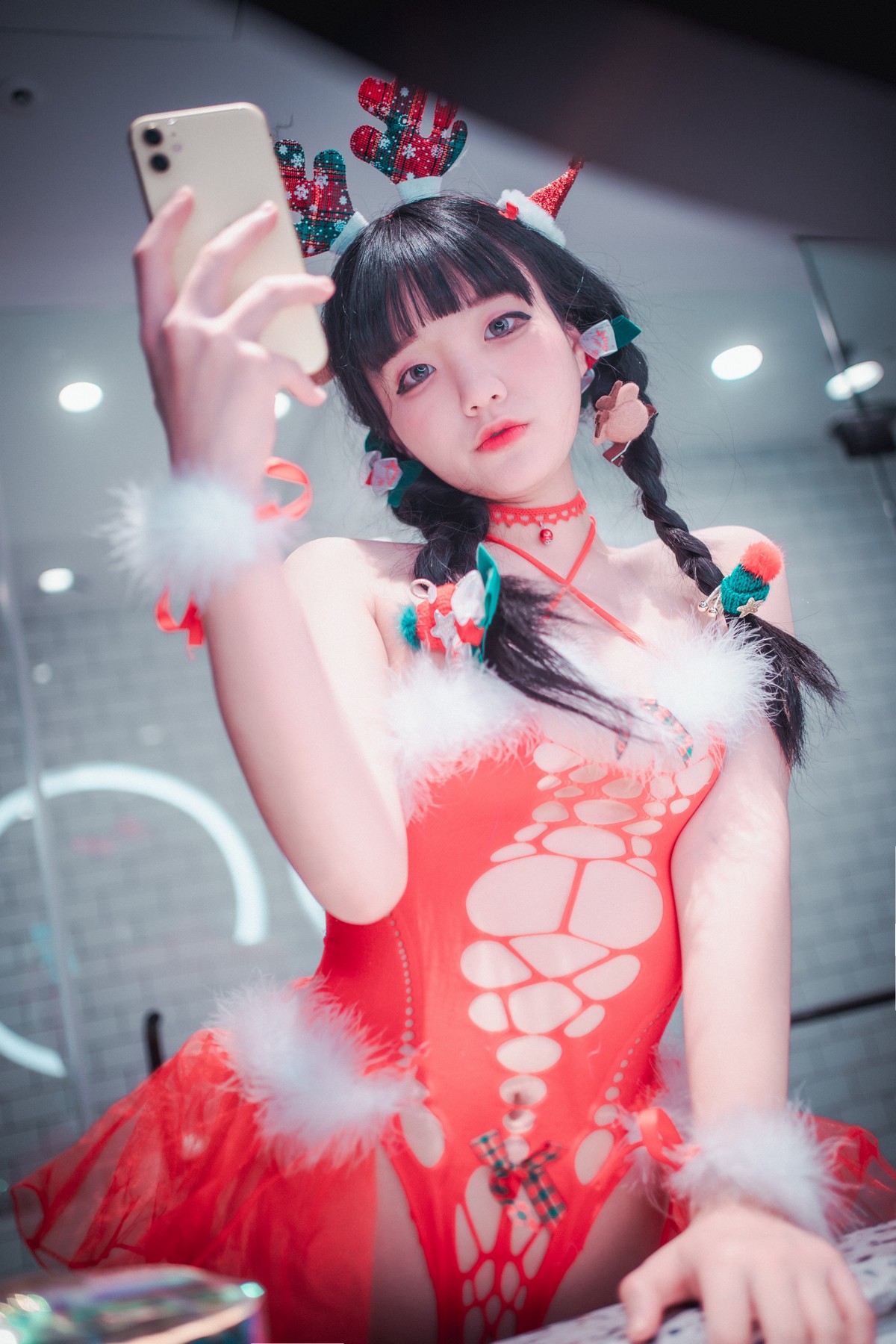 xgyw.top_[DJAWA]No.010_模特ZIA_Christmas Special主题私房红色缕空服饰惹火诱惑写真83P