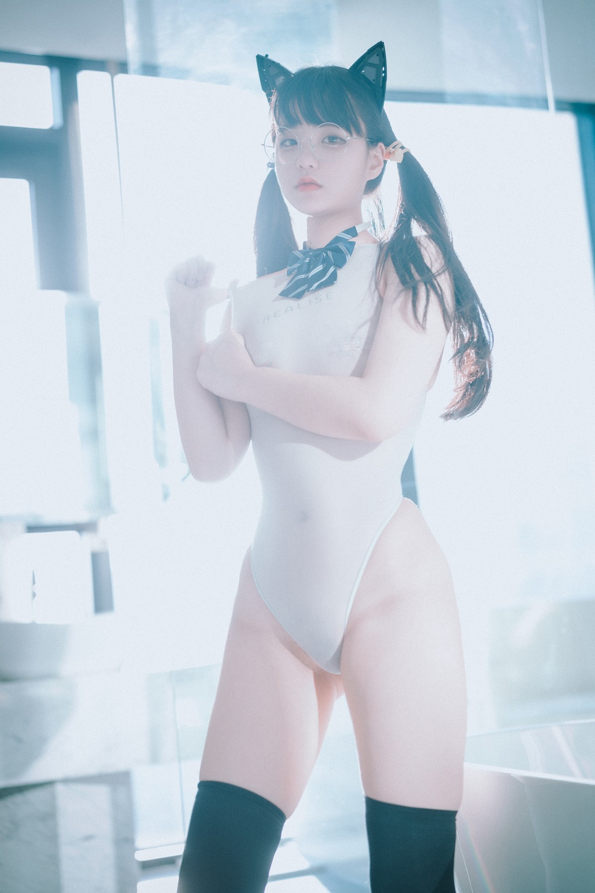 xgyw.top_[DJAWA]No.009_韩国美女学妹_猫女郎主题私房浴室薄透连体衣撩人诱惑写真66P