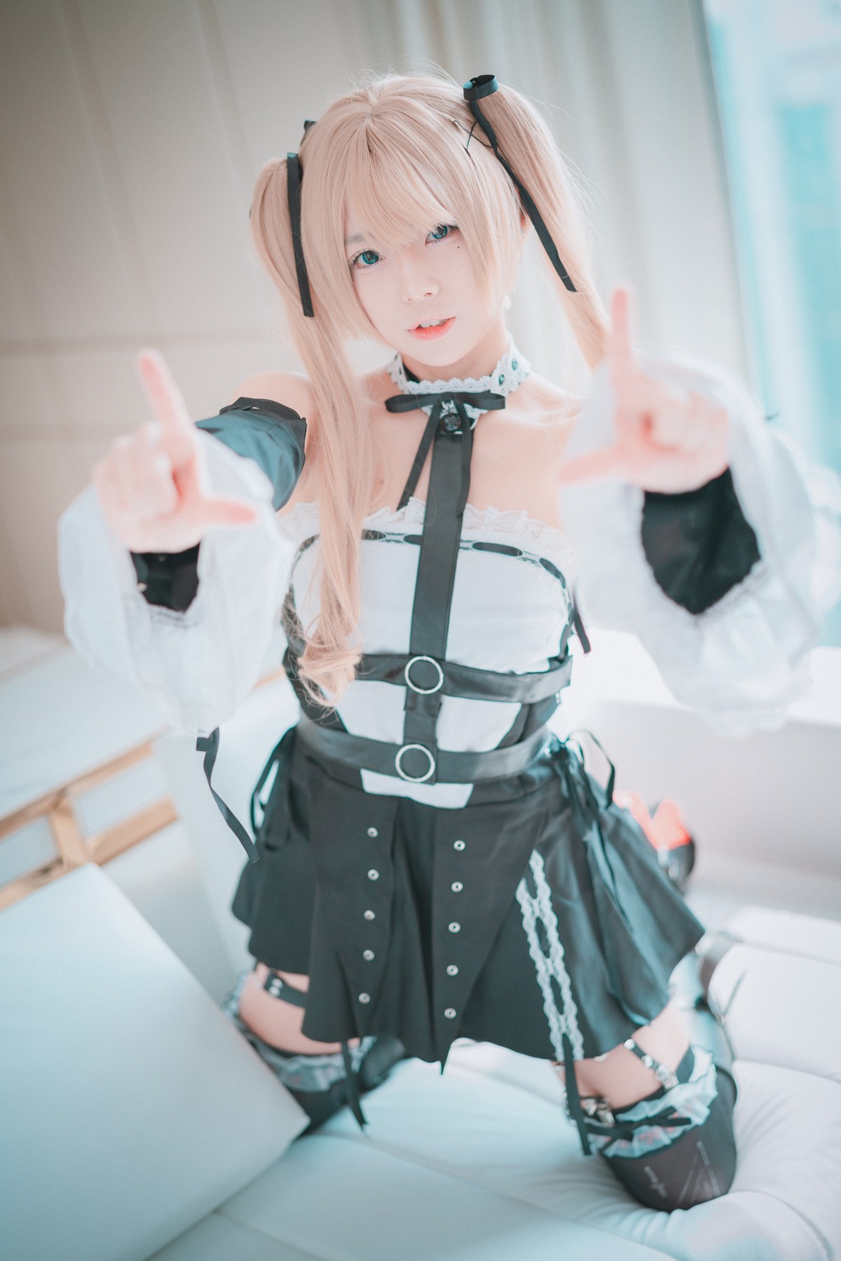 xgyw.top_[DJAWA]No.007_模特Maruemon_Blooming Blood Rose主题黑色服饰秀翘臀诱惑写真80P