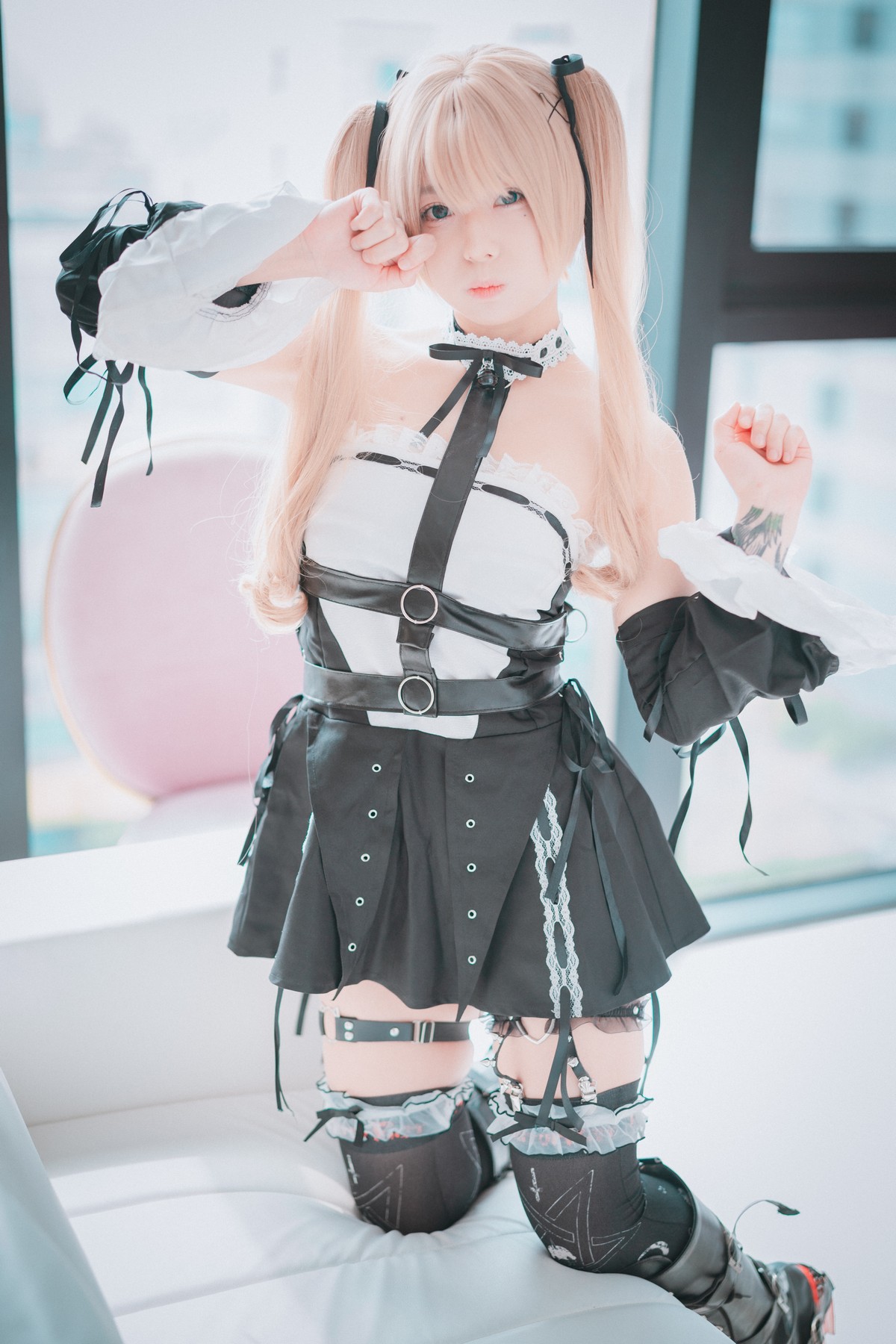 xgyw.top_[DJAWA]No.007_模特Maruemon_Blooming Blood Rose主题黑色服饰秀翘臀诱惑写真80P