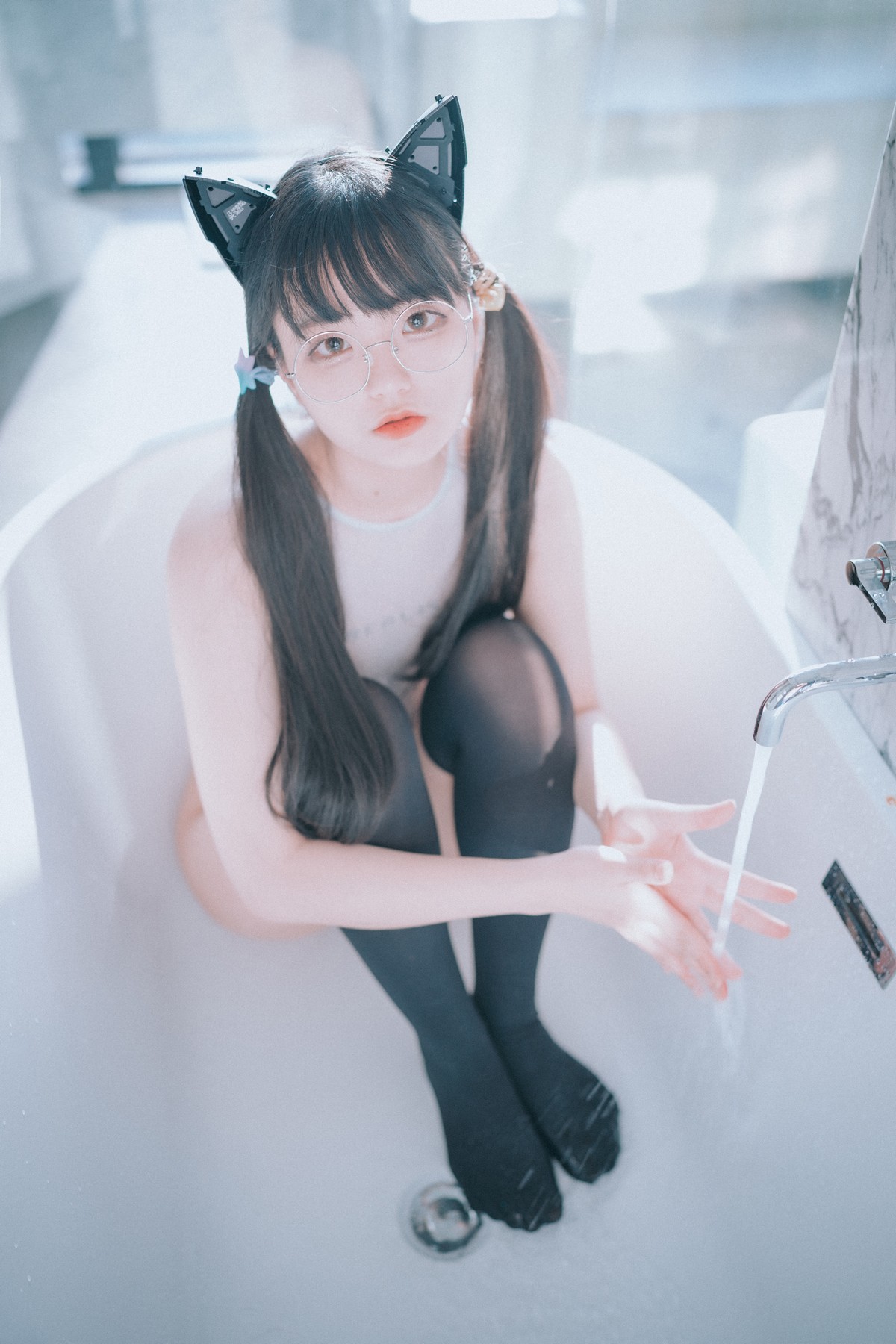 xgyw.top_[DJAWA]No.009_韩国美女学妹_猫女郎主题私房浴室薄透连体衣撩人诱惑写真66P