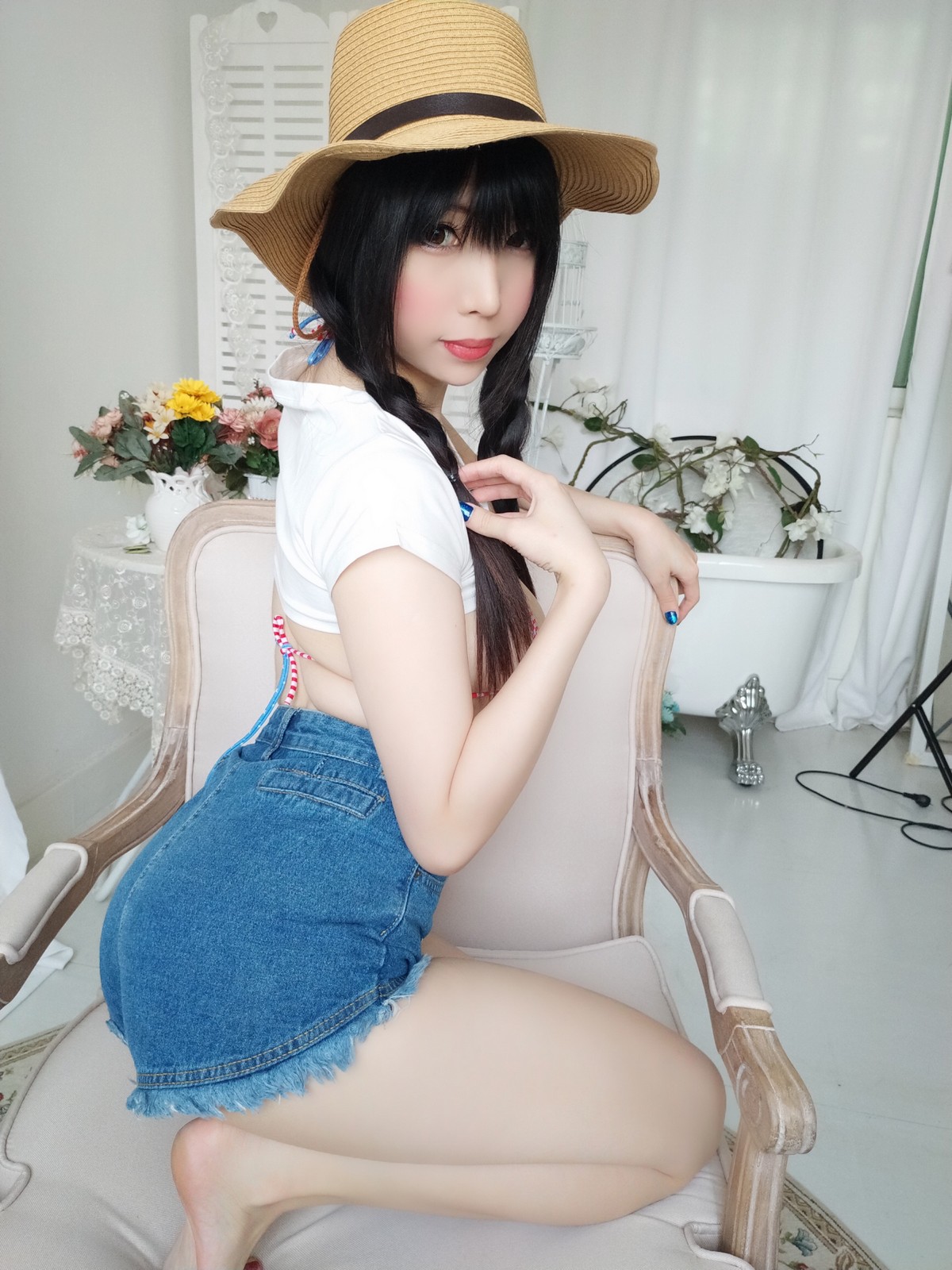 xgyw.top_Coser美女鹿野希牛仔女郎主题私房半脱露性感三点式内衣秀豪乳翘臀诱惑写真84P