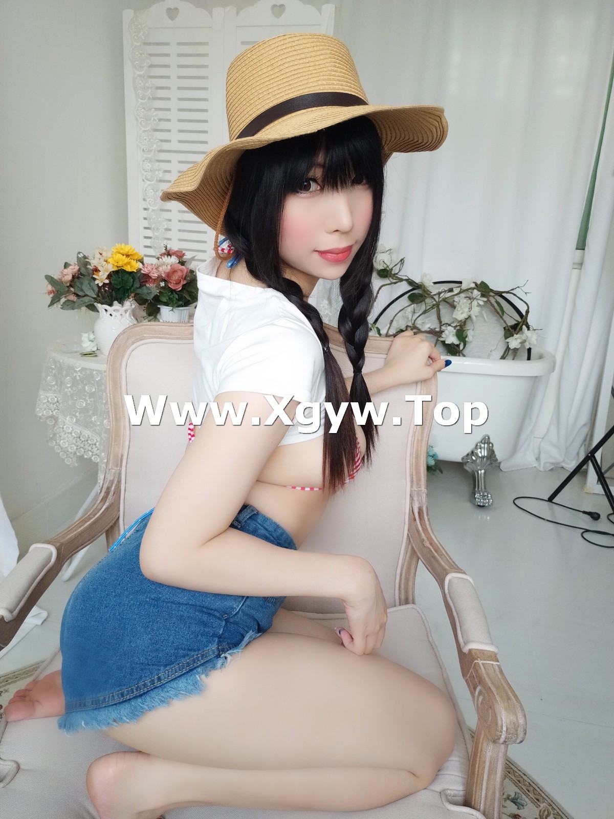 xgyw.top_Coser美女鹿野希牛仔女郎主题私房半脱露性感三点式内衣秀豪乳翘臀诱惑写真84P