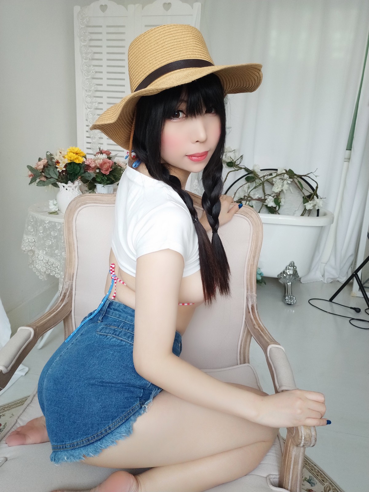 xgyw.top_Coser美女鹿野希牛仔女郎主题私房半脱露性感三点式内衣秀豪乳翘臀诱惑写真84P