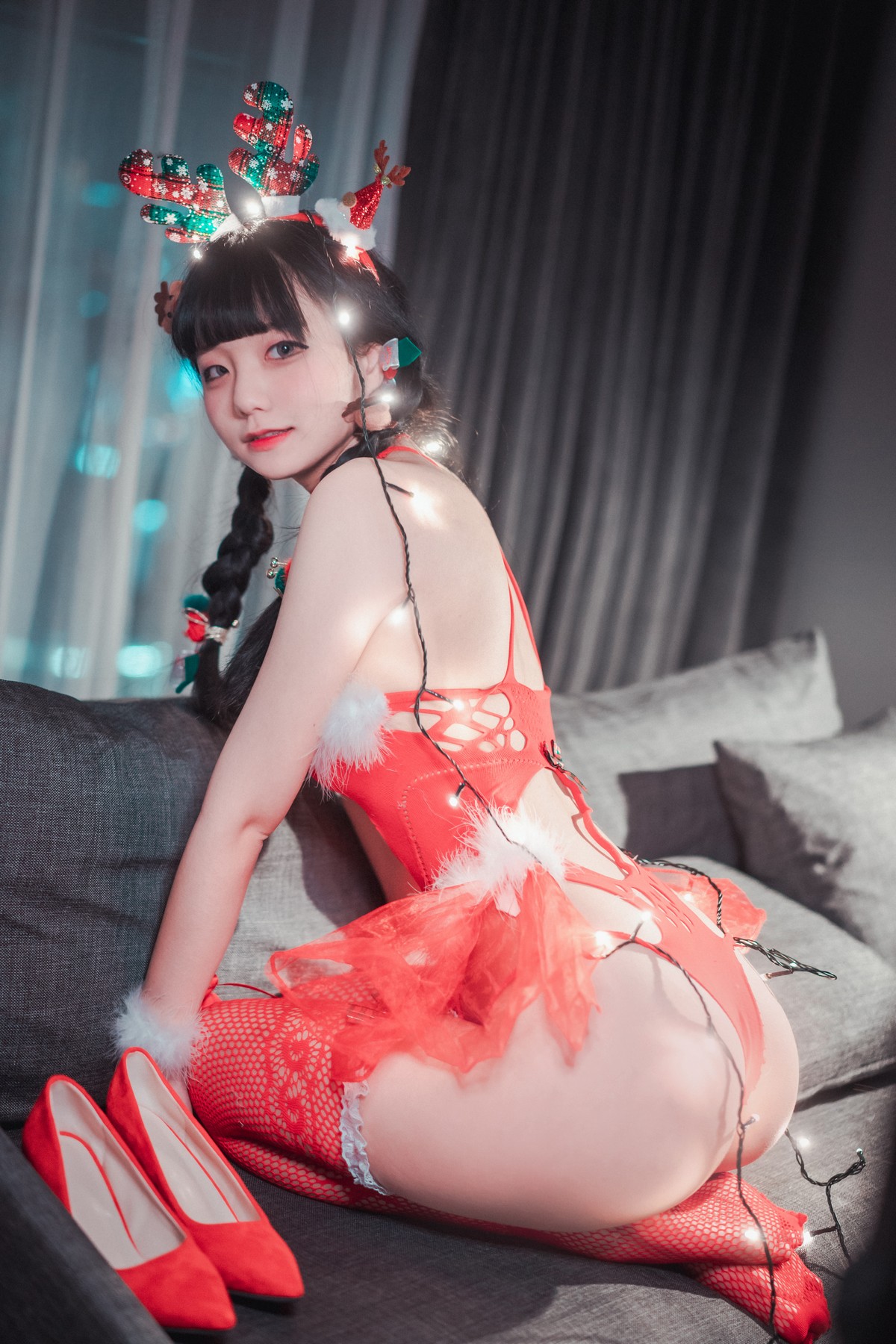 xgyw.top_[DJAWA]No.010_模特ZIA_Christmas Special主题私房红色缕空服饰惹火诱惑写真83P