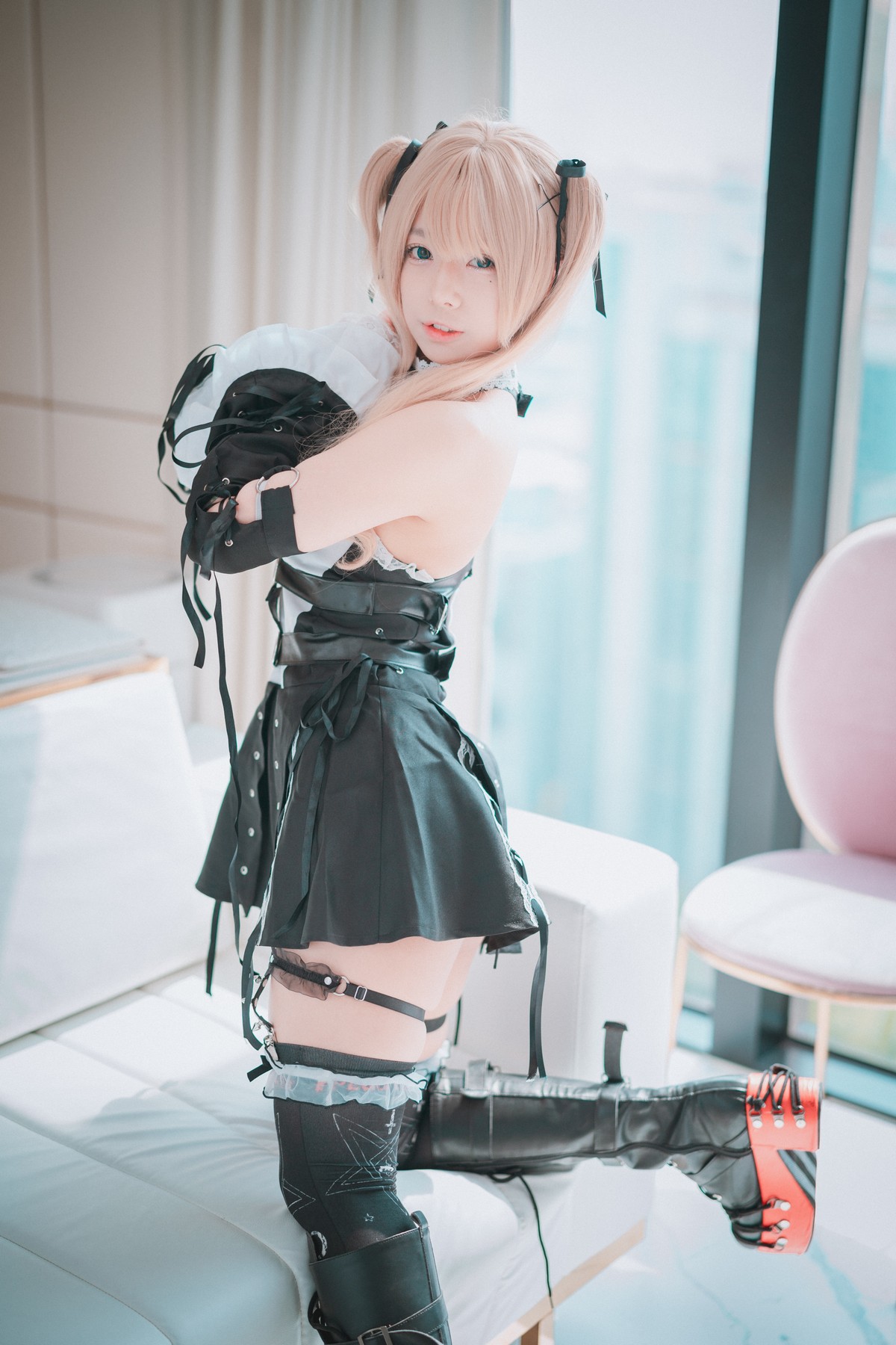 xgyw.top_[DJAWA]No.007_模特Maruemon_Blooming Blood Rose主题黑色服饰秀翘臀诱惑写真80P