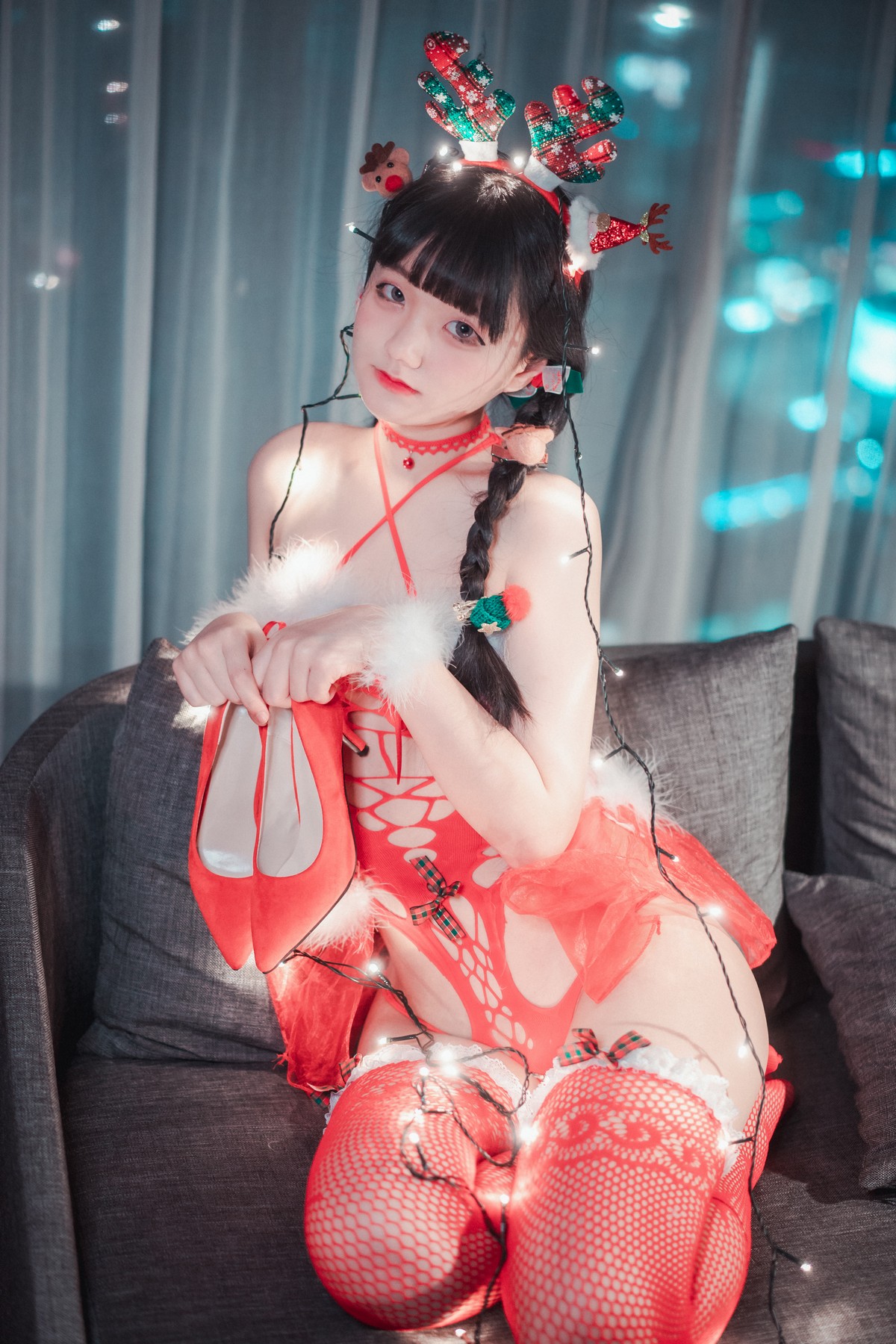 xgyw.top_[DJAWA]No.010_模特ZIA_Christmas Special主题私房红色缕空服饰惹火诱惑写真83P