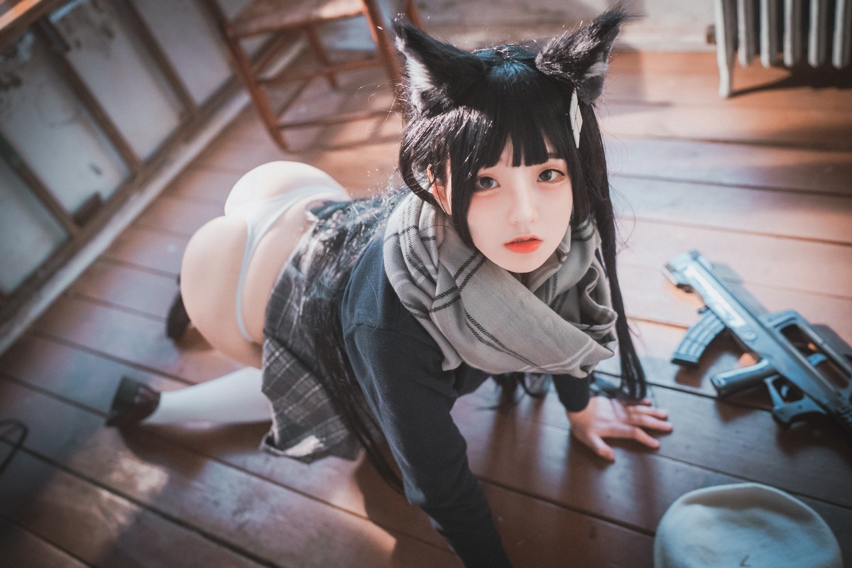 xgyw.top_[DJAWA]No.011_模特Jenny_Type95 Pure White Graduation主题撩百褶裙秀翘臀写真33P