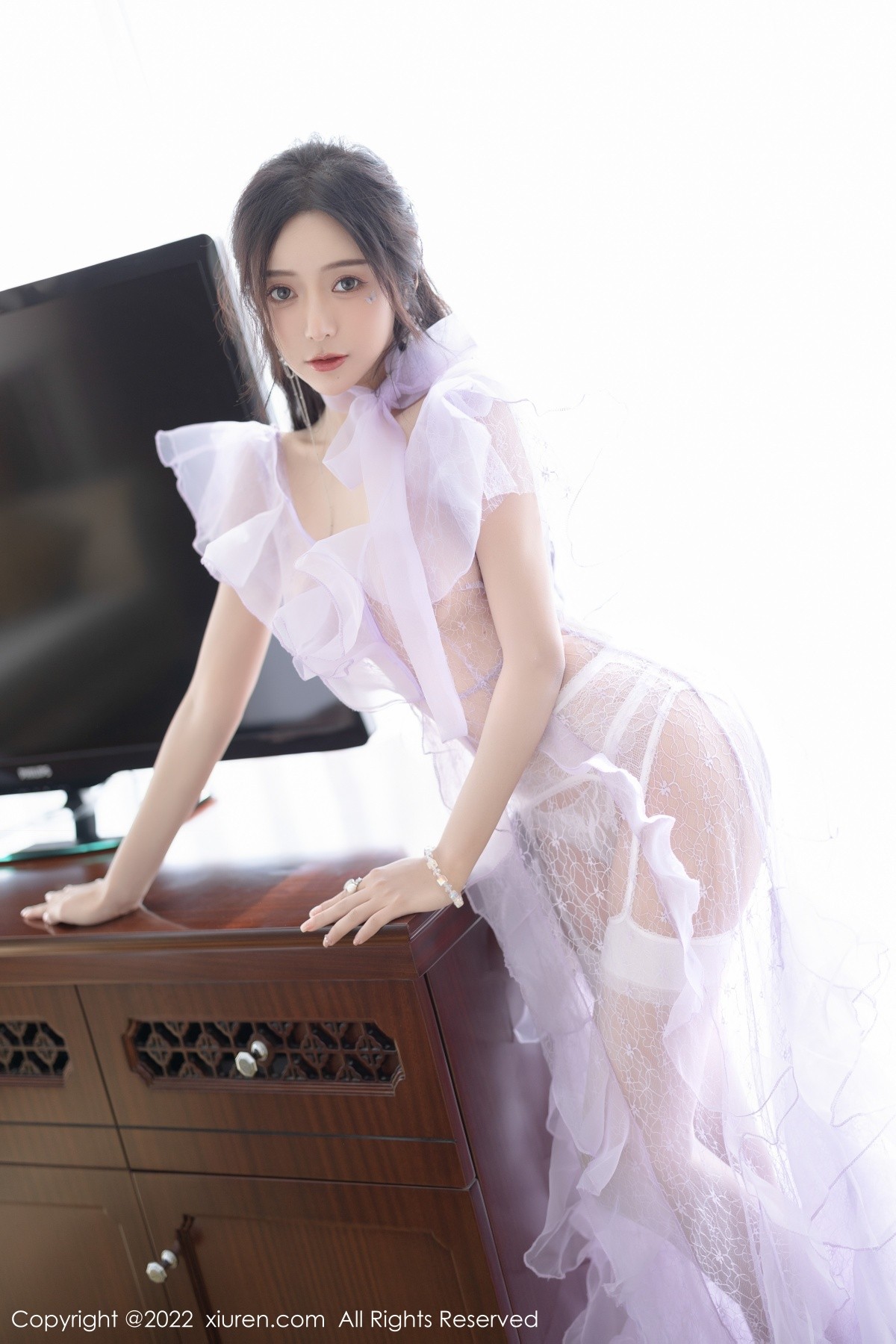 xgyw.top_XiuRen第4949期_女神王馨瑶yanni厦门旅拍浅紫色薄纱透视裙秀完美身材诱惑写真101P