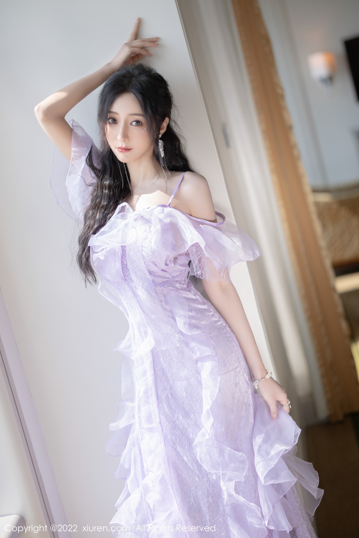 xgyw.top_XiuRen第4949期_女神王馨瑶yanni厦门旅拍浅紫色薄纱透视裙秀完美身材诱惑写真101P