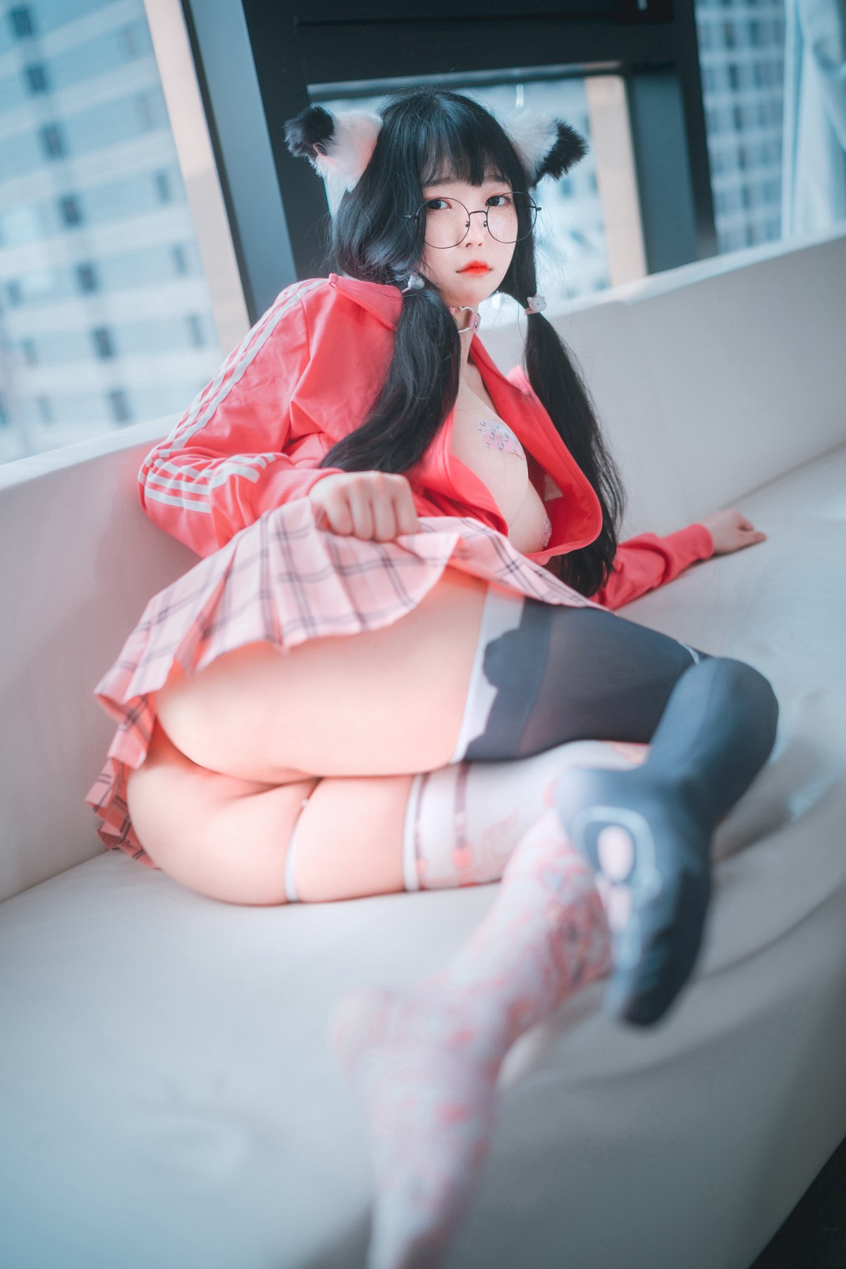 xgyw.top_[DJAWA]No.015_模特Aram_Hot Pink Jersey主题脱性感运动装露翘臀美腿诱惑写真81P