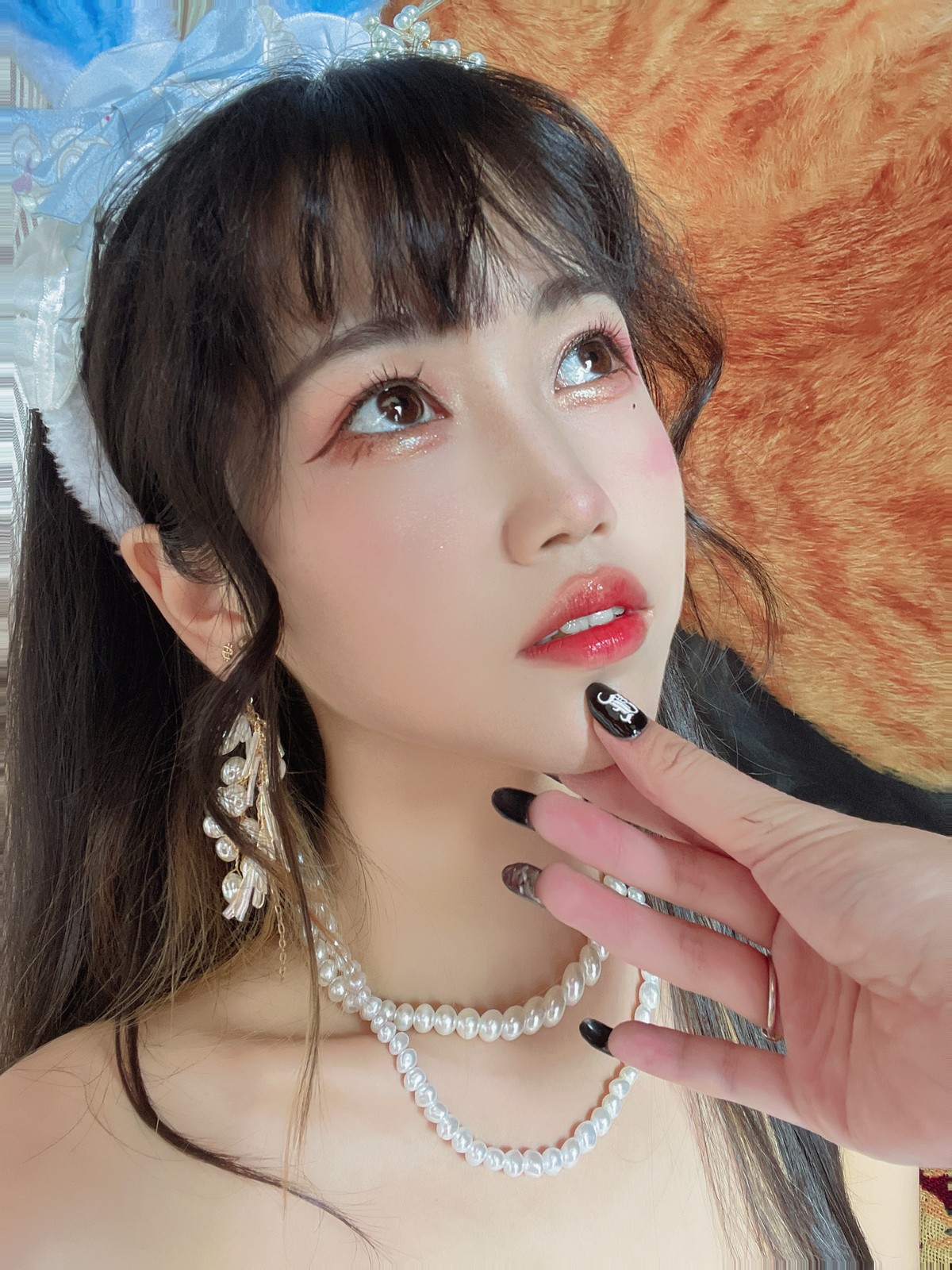 xgyw.top_人气Coser不呆猫兔子女友主题私房白色薄纱露性感内衣配白色蕾丝袜诱惑写真55P