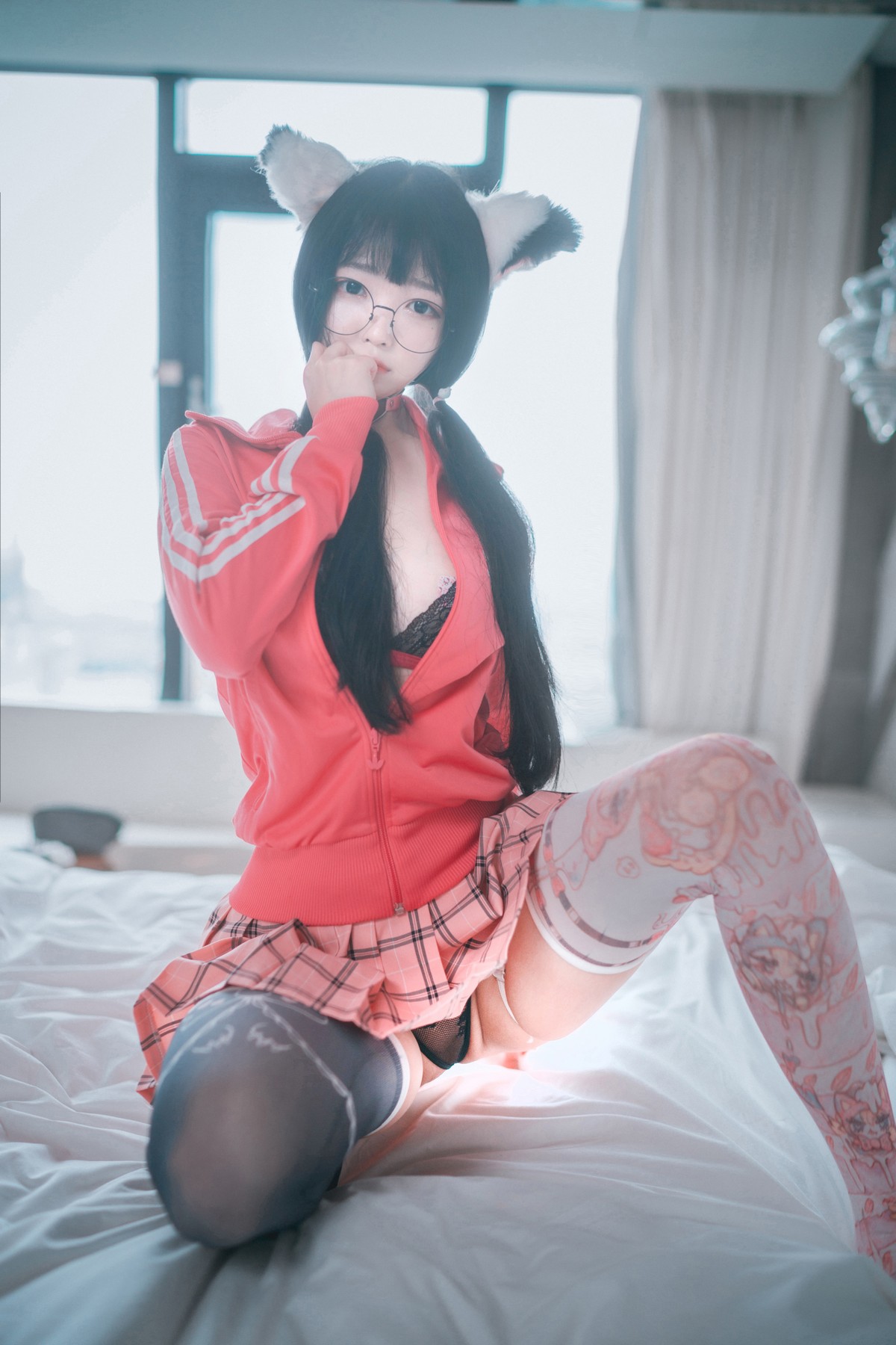xgyw.top_[DJAWA]No.015_模特Aram_Hot Pink Jersey主题脱性感运动装露翘臀美腿诱惑写真81P