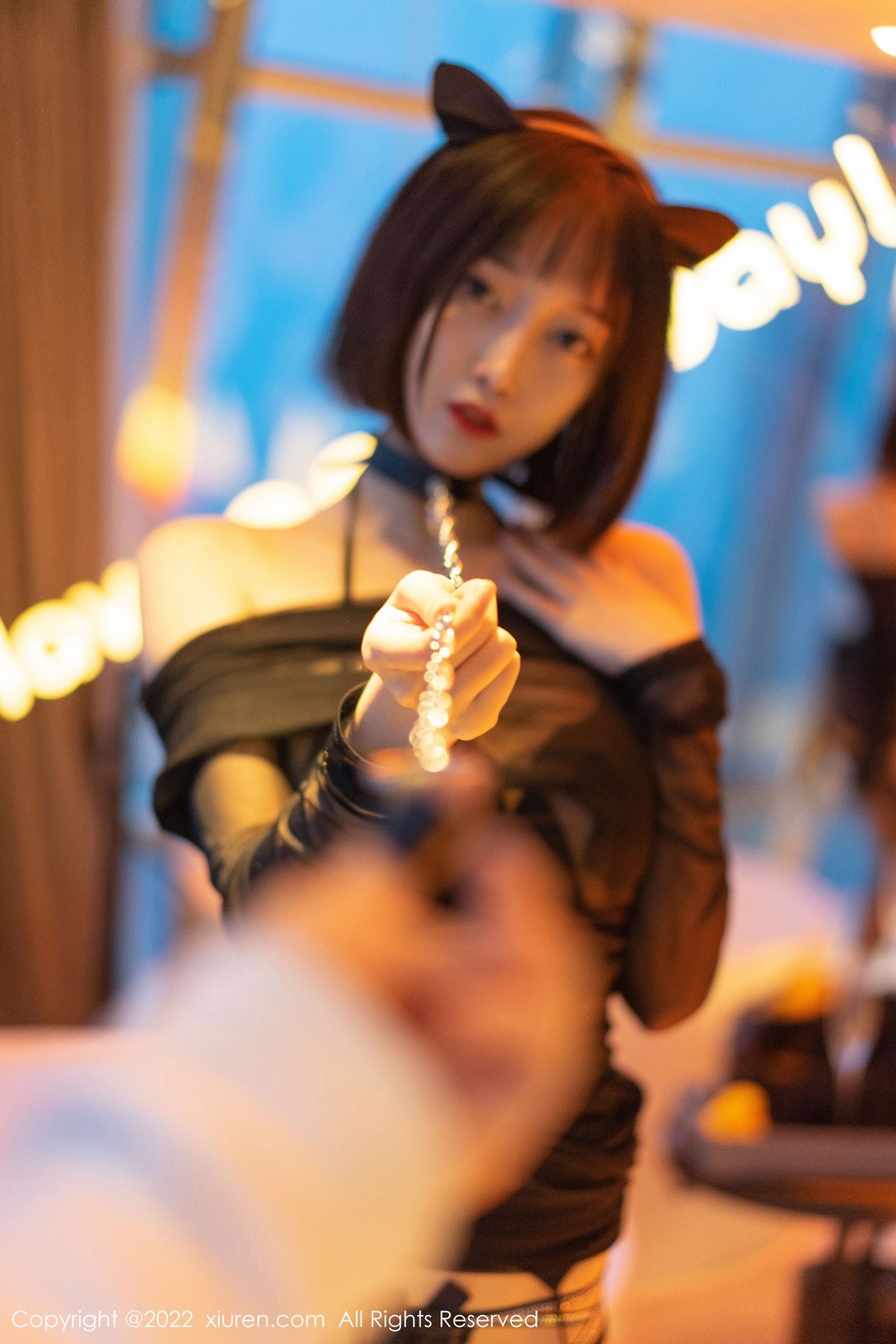 xgyw.top_XiuRen第4956期_模特玥儿玥er大理旅拍黑色轻透服饰露性感黑色内衣诱惑写真58P