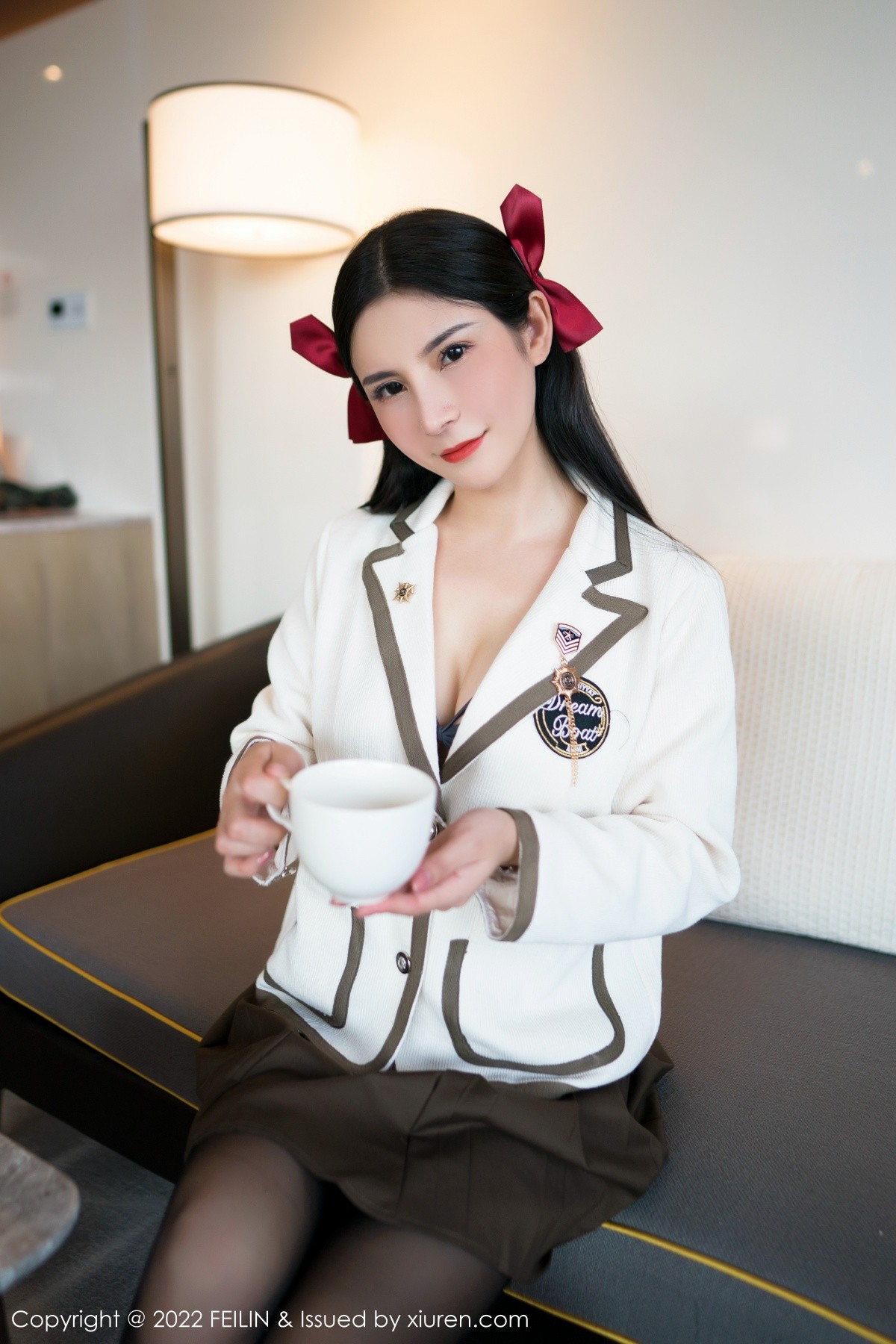 xgyw.top_[FeiLin嗲囡囡]VOL.347_模特小蛮妖Yummy白色上衣配咖啡短裙半脱露性感内衣诱惑写真89P