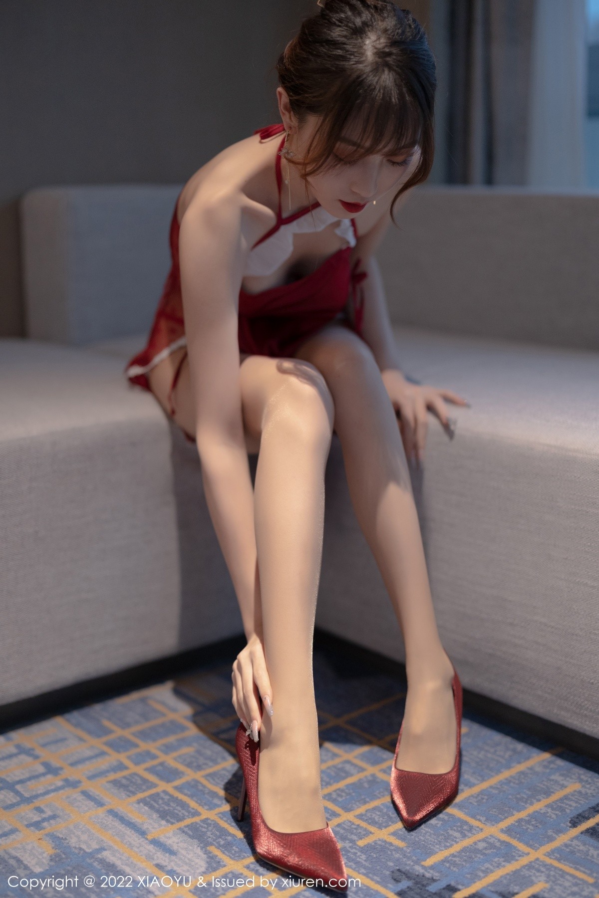 xgyw.top_[XiaoYu画语界]Vol.769_模特林星阑性感红色露肩服饰配无内肉丝秀完美身材诱惑写真85P