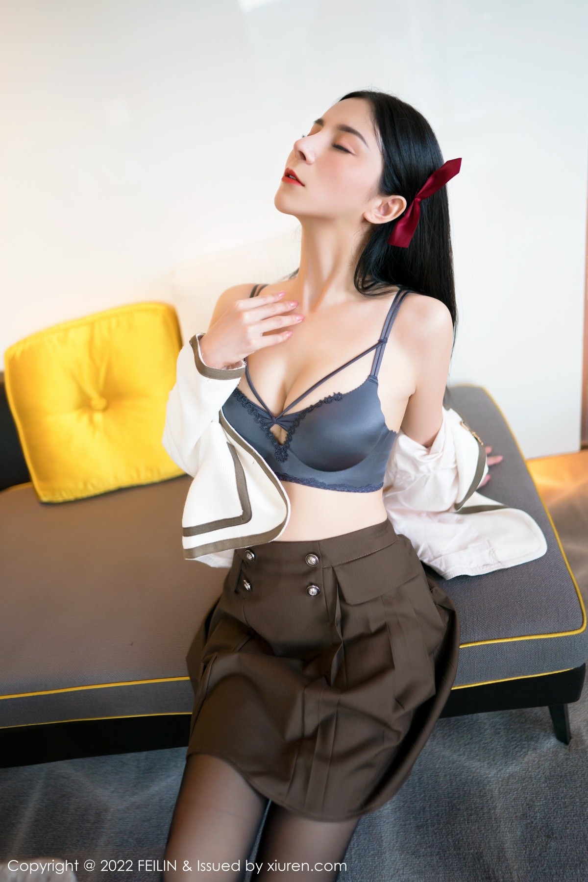 xgyw.top_[FeiLin嗲囡囡]VOL.347_模特小蛮妖Yummy白色上衣配咖啡短裙半脱露性感内衣诱惑写真89P
