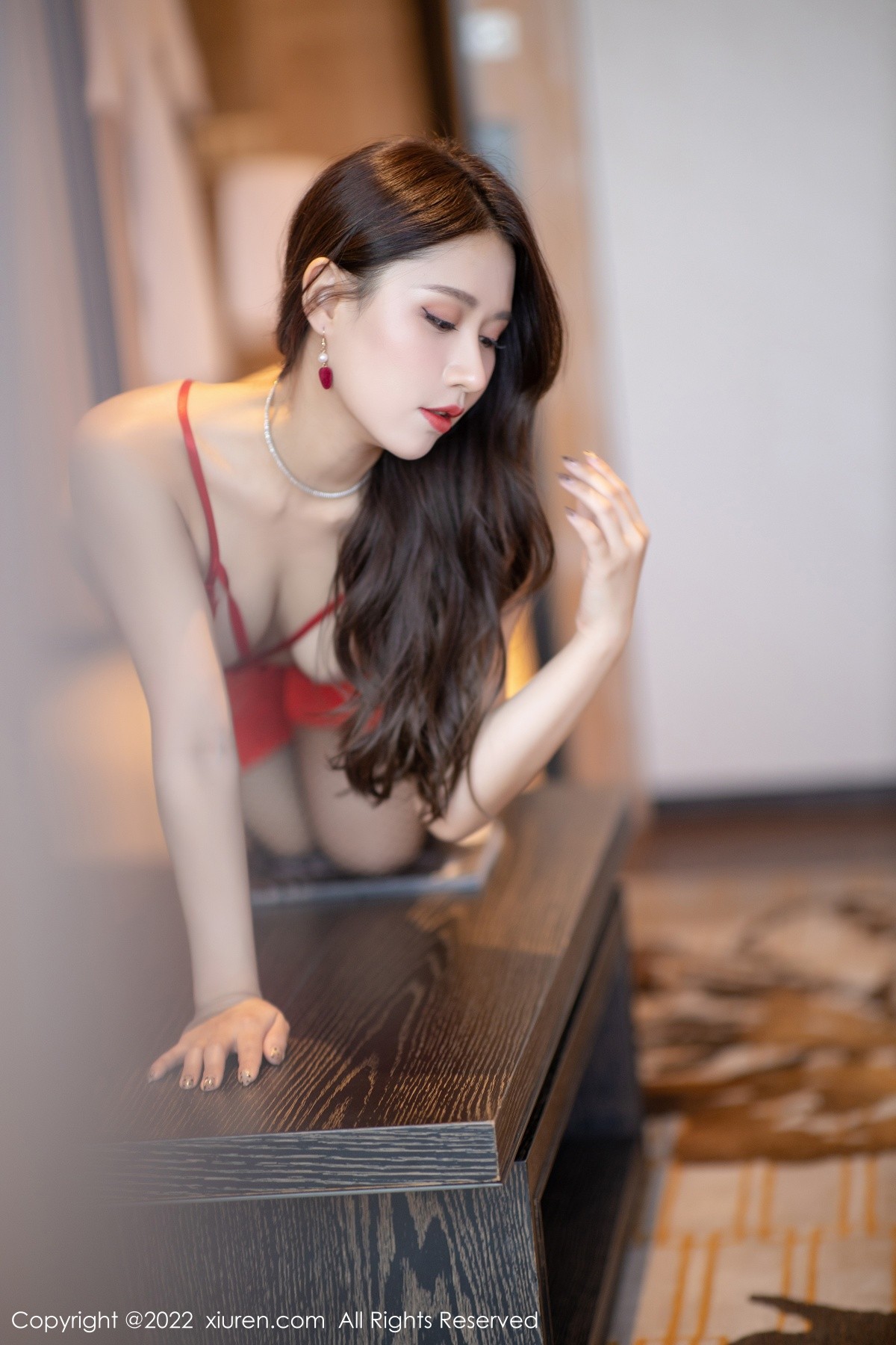 xgyw.top_XiuRen第4954期_模特徐安安三亚旅拍私房性感红色轻透服饰秀火辣身材诱惑写真51P