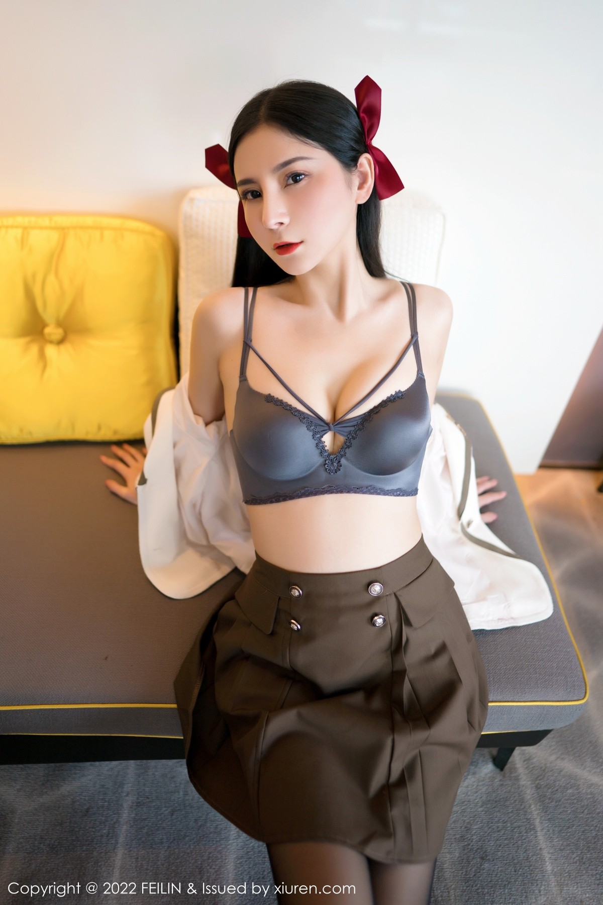 xgyw.top_[FeiLin嗲囡囡]VOL.347_模特小蛮妖Yummy白色上衣配咖啡短裙半脱露性感内衣诱惑写真89P