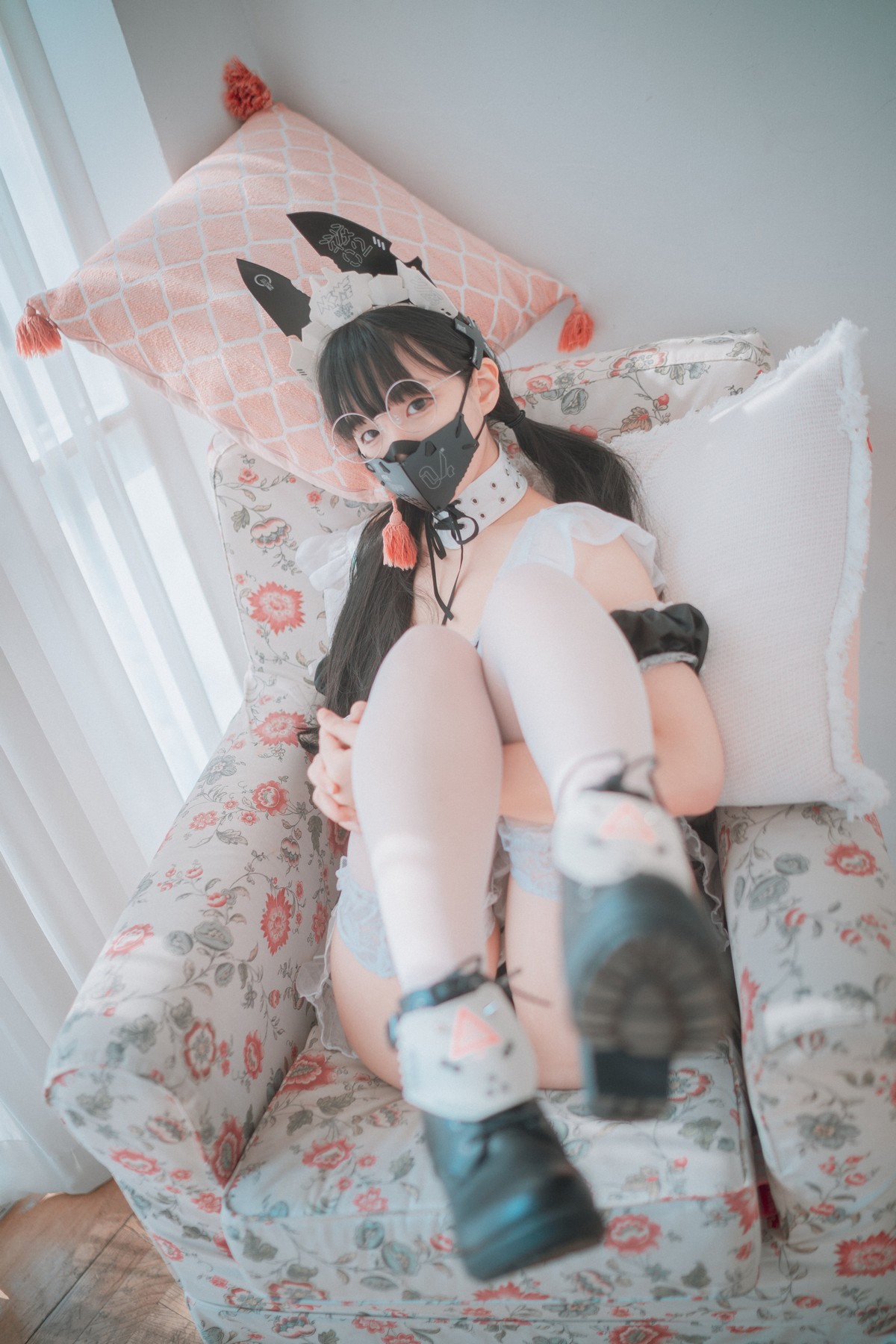 xgyw.top_[DJAWA]No.019_模特Jenny_Maid Mansion主题薄透上衣配白丝袜撩人诱惑写真113P