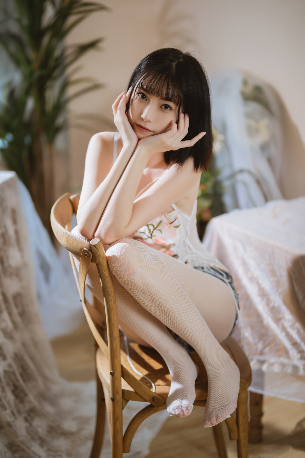 xgyw.top_网络美女许岚LAN纯欲牛仔短裤主题私房脱牛仔短裤露白丝网袜秀美腿诱惑写真40P