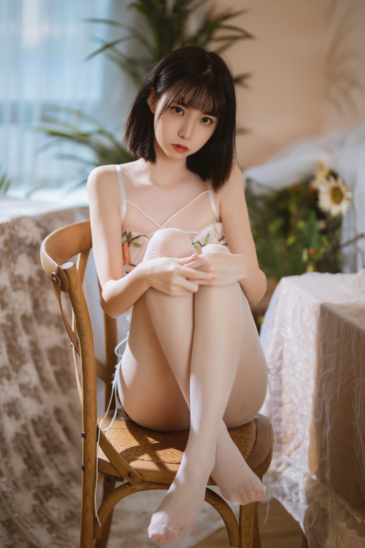 xgyw.top_网络美女许岚LAN纯欲牛仔短裤主题私房脱牛仔短裤露白丝网袜秀美腿诱惑写真40P