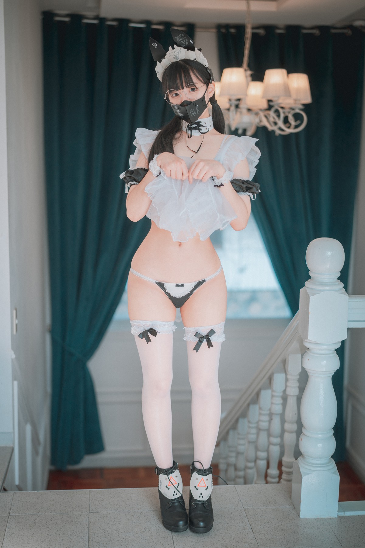 xgyw.top_[DJAWA]No.019_模特Jenny_Maid Mansion主题薄透上衣配白丝袜撩人诱惑写真113P