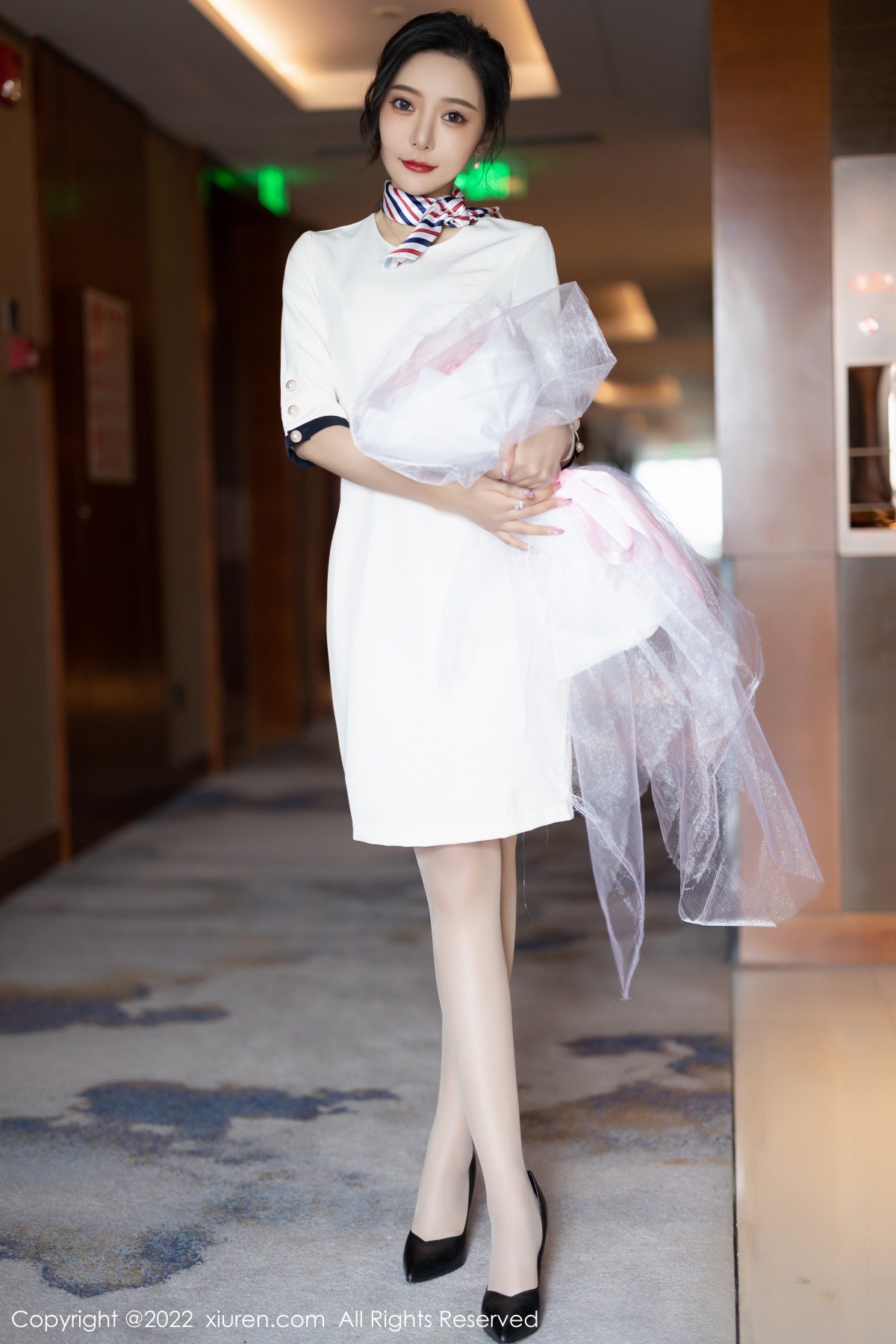 xgyw.top_XiuRen第4963期_女神王馨瑶yanni白色连衣短裙露红色内衣配原色丝袜诱惑写真71P