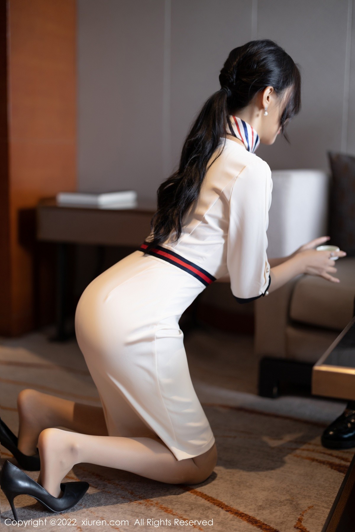 xgyw.top_XiuRen第4963期_女神王馨瑶yanni白色连衣短裙露红色内衣配原色丝袜诱惑写真71P