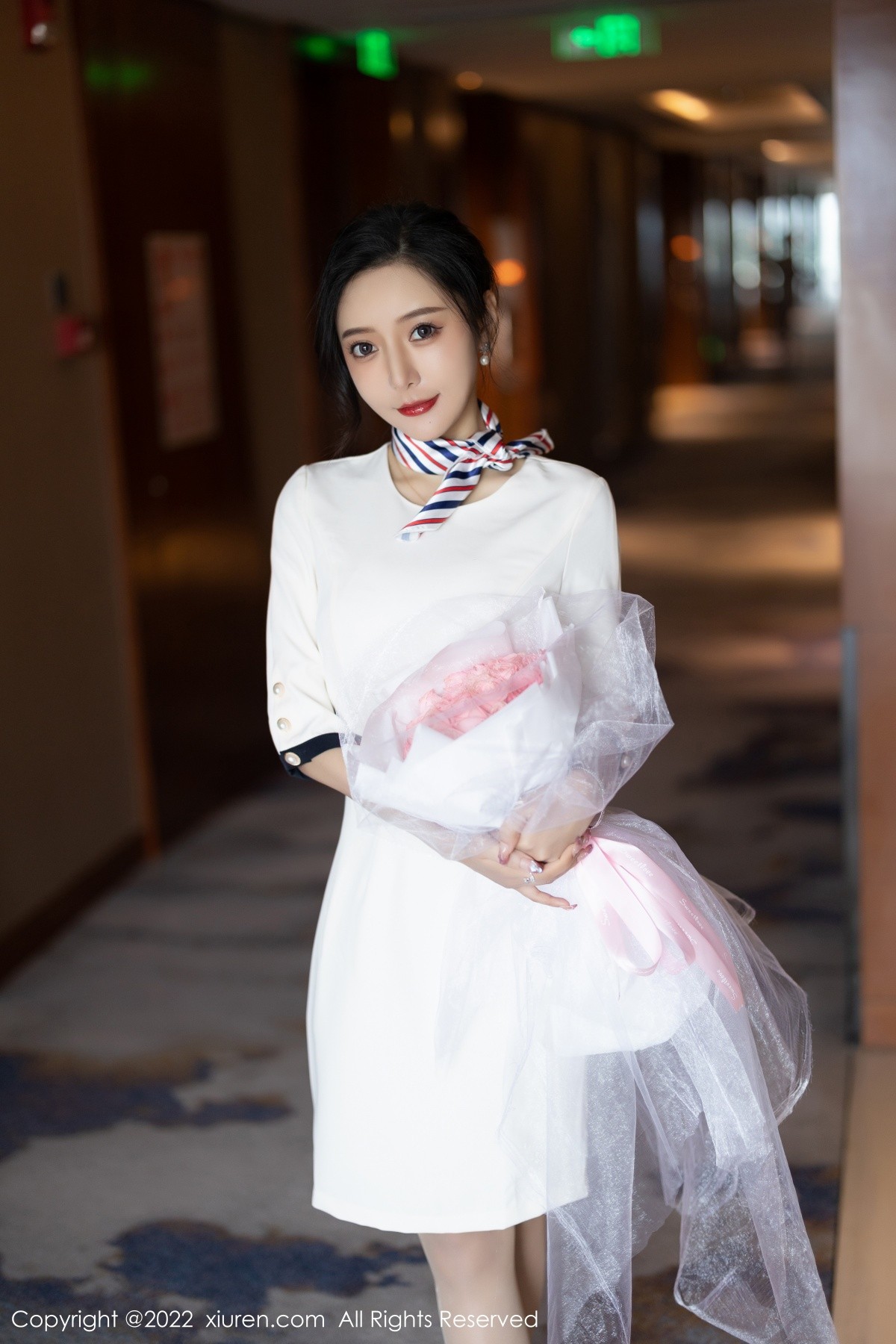 xgyw.top_XiuRen第4963期_女神王馨瑶yanni白色连衣短裙露红色内衣配原色丝袜诱惑写真71P