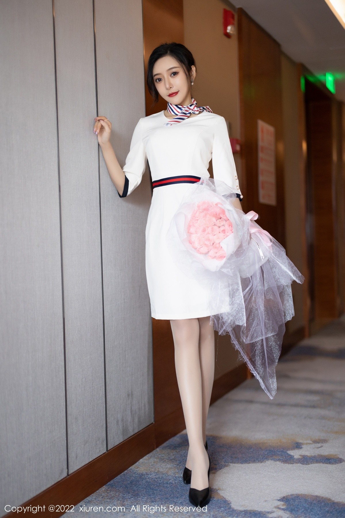 xgyw.top_XiuRen第4963期_女神王馨瑶yanni白色连衣短裙露红色内衣配原色丝袜诱惑写真71P