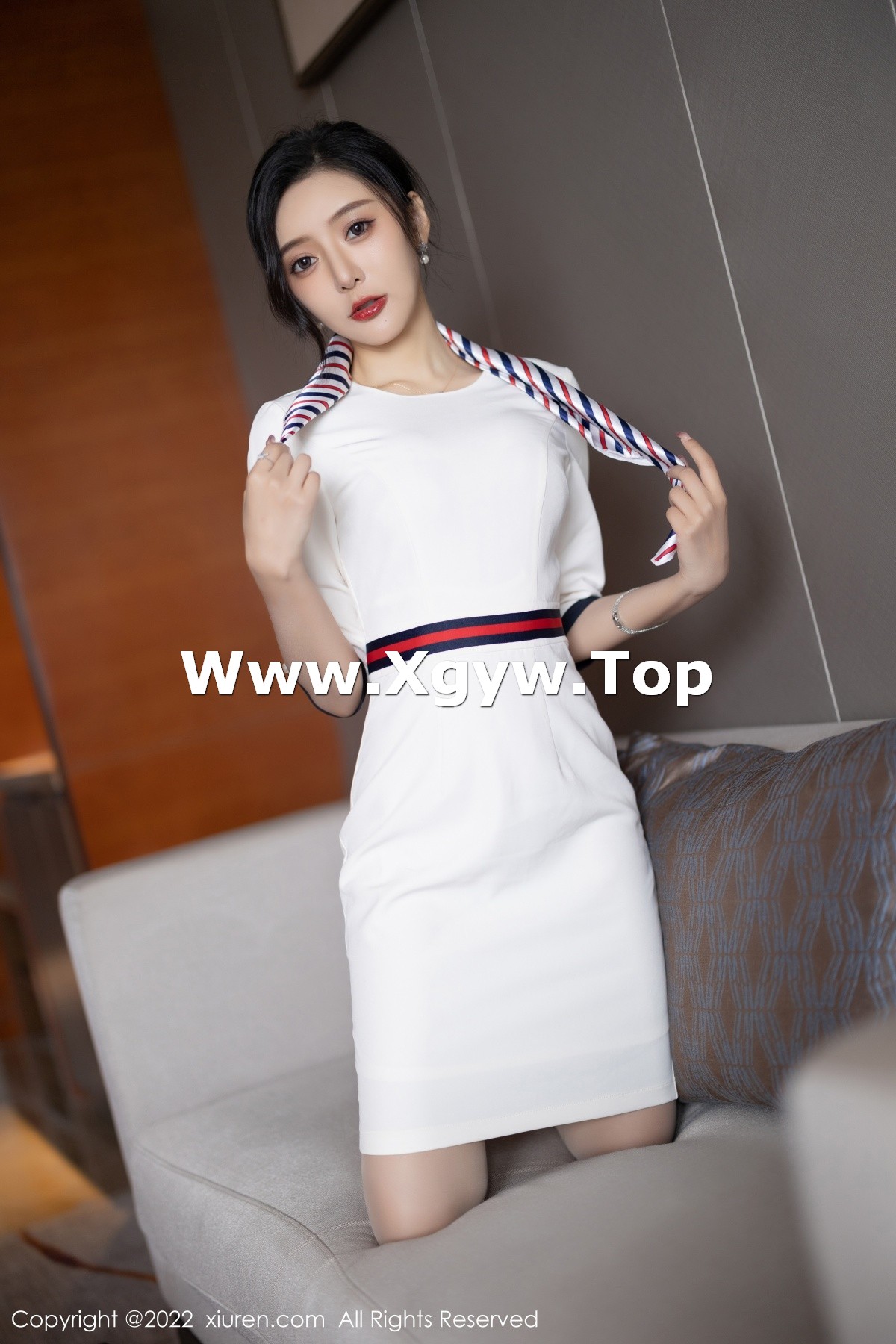 xgyw.top_XiuRen第4963期_女神王馨瑶yanni白色连衣短裙露红色内衣配原色丝袜诱惑写真71P