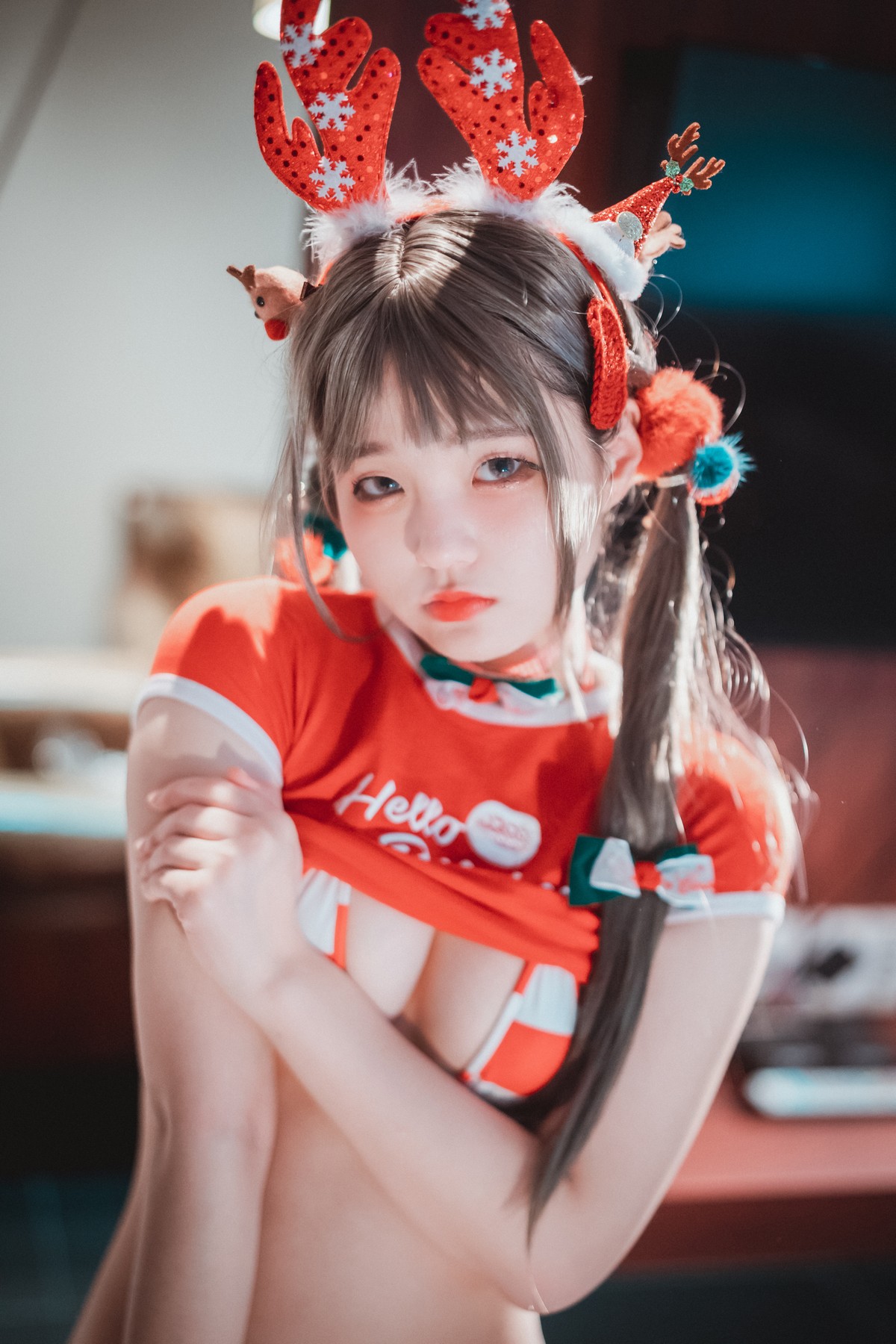 xgyw.top_[DJAWA]No.021_模特Jenny_Christmas Special主题红色服饰半撩露性感内衣诱惑写真24P