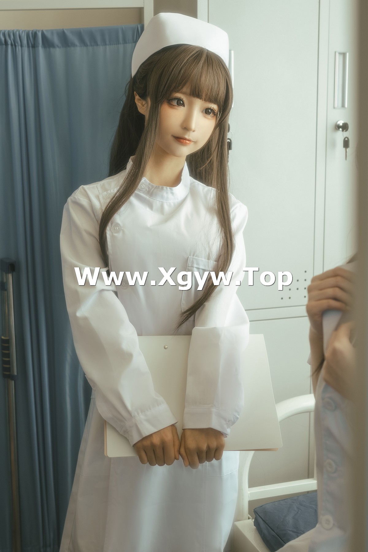 xgyw.top_动漫博主蠢沫沫下班后主题私房性感姐妹花黑白蕾丝袜系列秀惹火身材诱惑写真143P