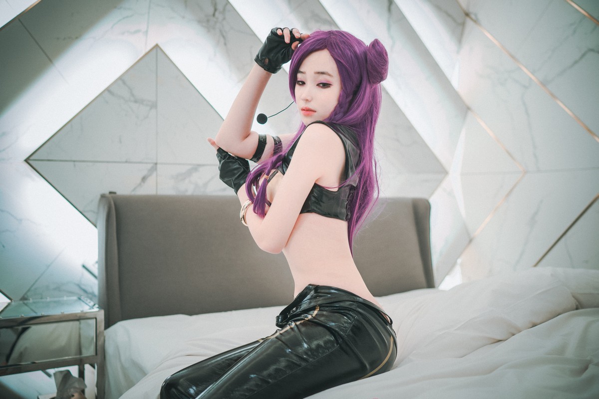 xgyw.top_[DJAWA]No.037_模特BamBi_KDA KaiSa主题脱黑色皮长裤露蕾丝内裤秀翘臀诱惑写真42P