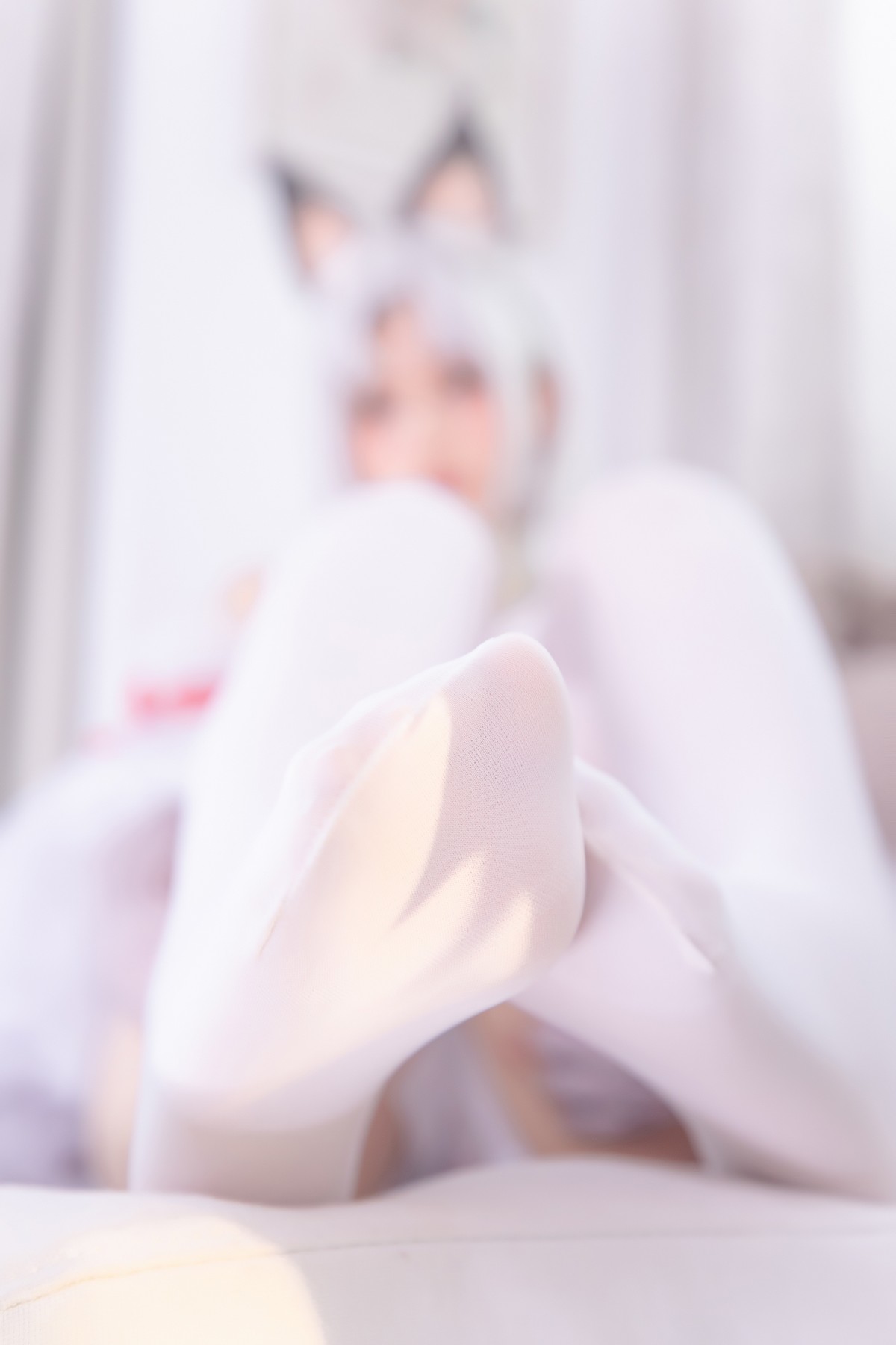 xgyw.top_萝莉美女神楽坂真冬白丝胡桃主题私房性感狐狸装扮白丝袜秀美腿玉足性感写真75P