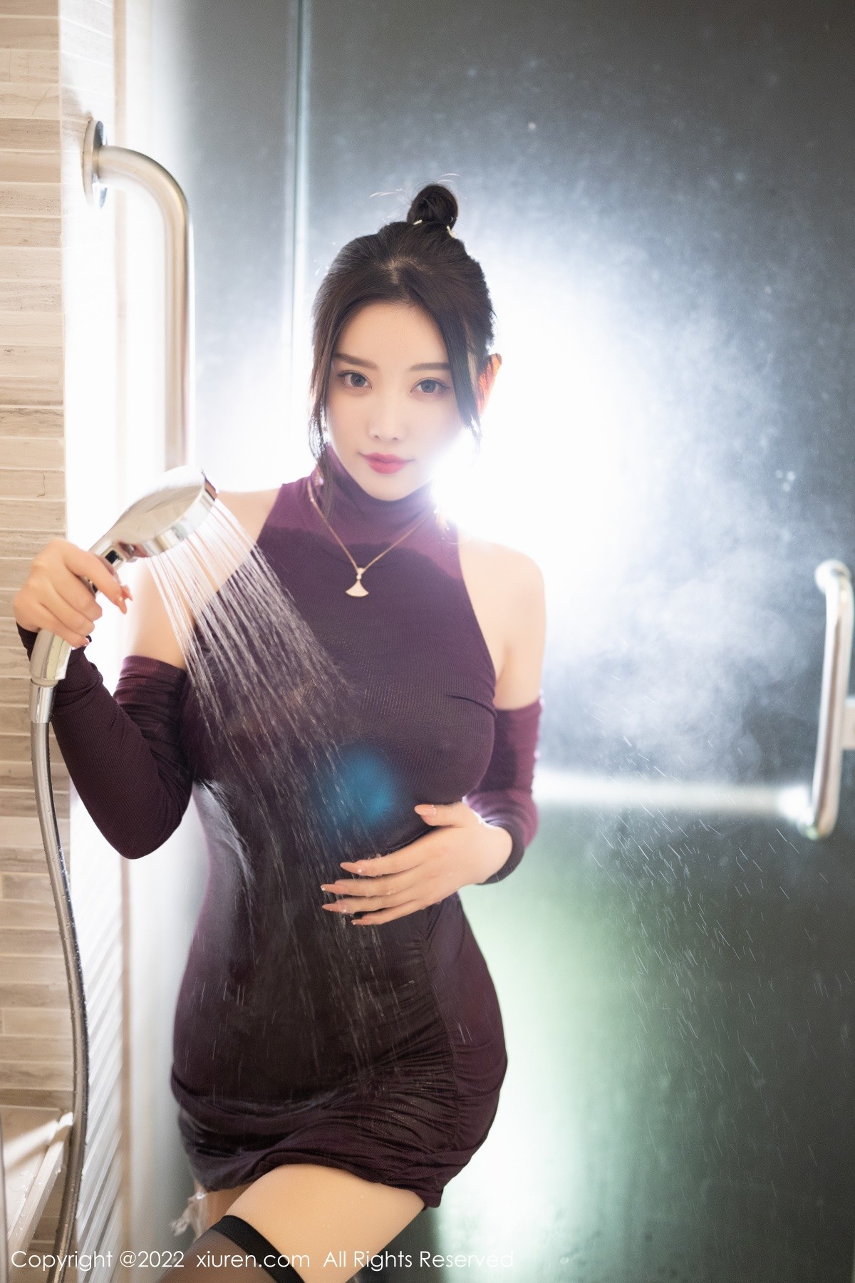 xgyw.top_XiuRen第4989期_女神杨晨晨Yome私房浴室紫色连衣短裙真空秀完美身材诱惑写真87P
