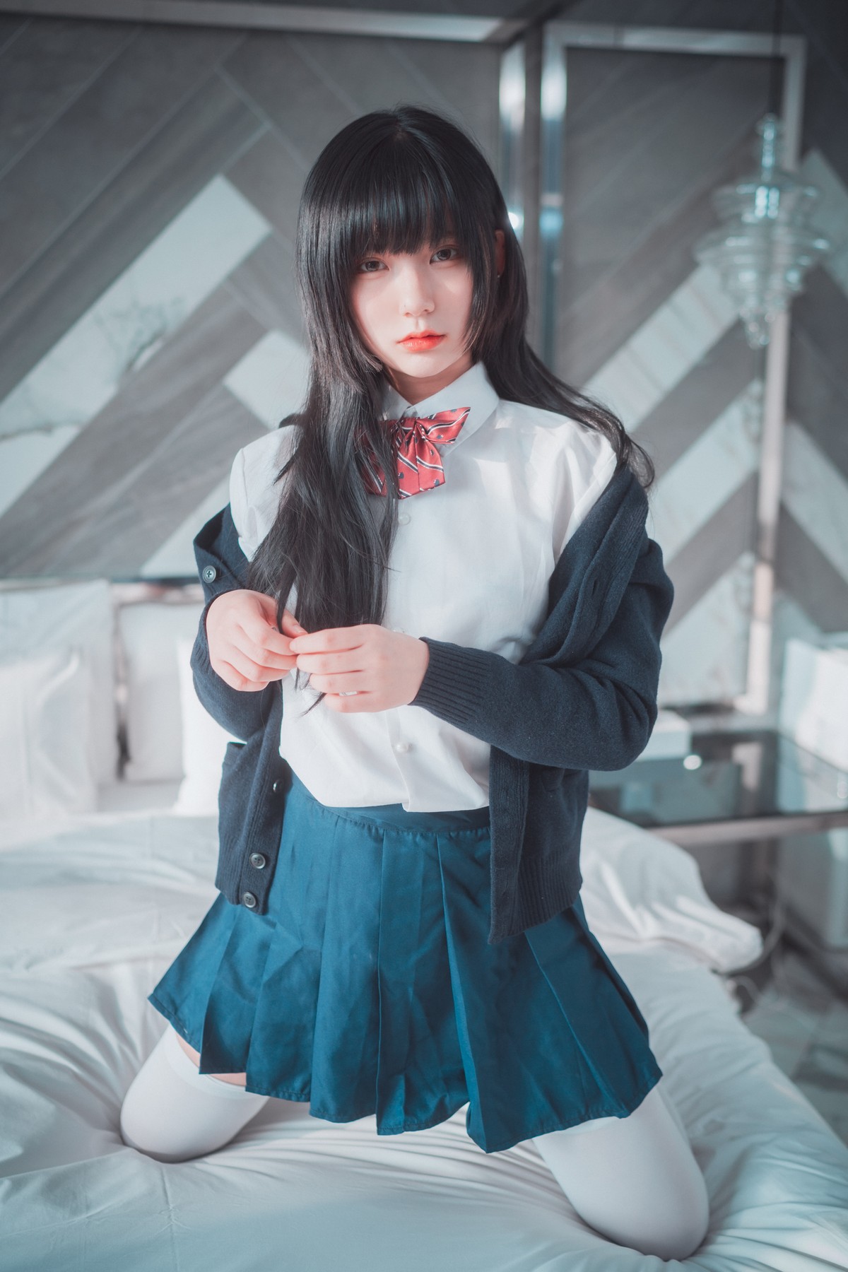 xgyw.top_[DJAWA]No.034_模特Hizzy_Self Satisfaction主题白色内裤配白丝袜秀翘臀诱惑写真88P