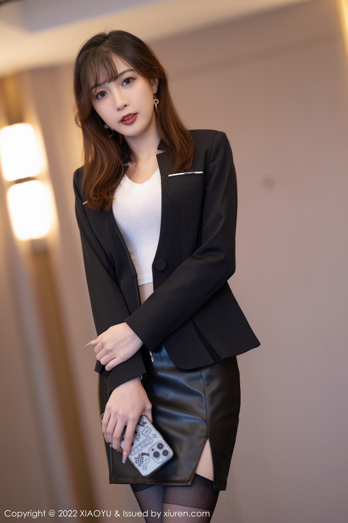 xgyw.top_[XiaoYu画语界]Vol.775_模特林星阑深蓝外衣配黑短裙露红色蕾丝内衣配超薄黑丝诱惑写真80P