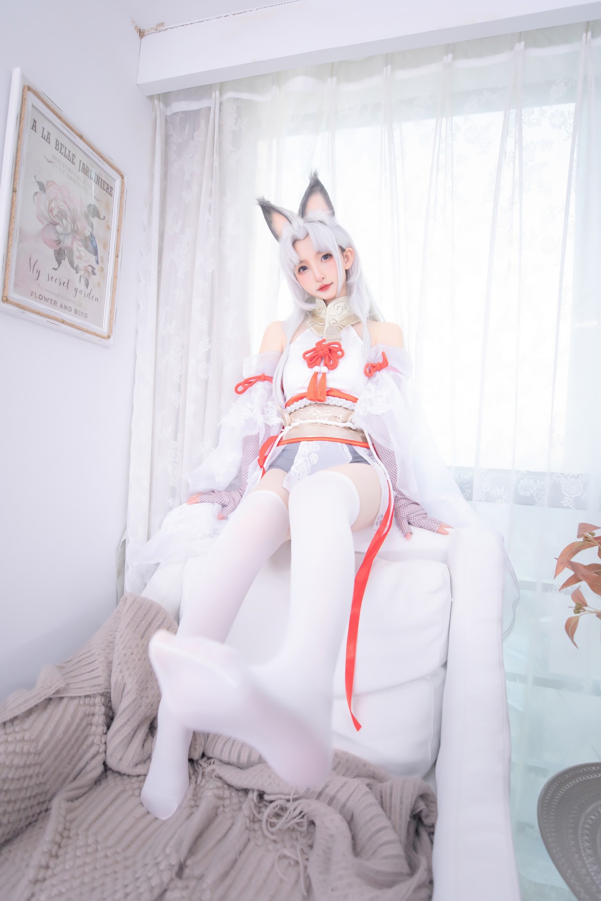 xgyw.top_萝莉美女神楽坂真冬白丝胡桃主题私房性感狐狸装扮白丝袜秀美腿玉足性感写真75P