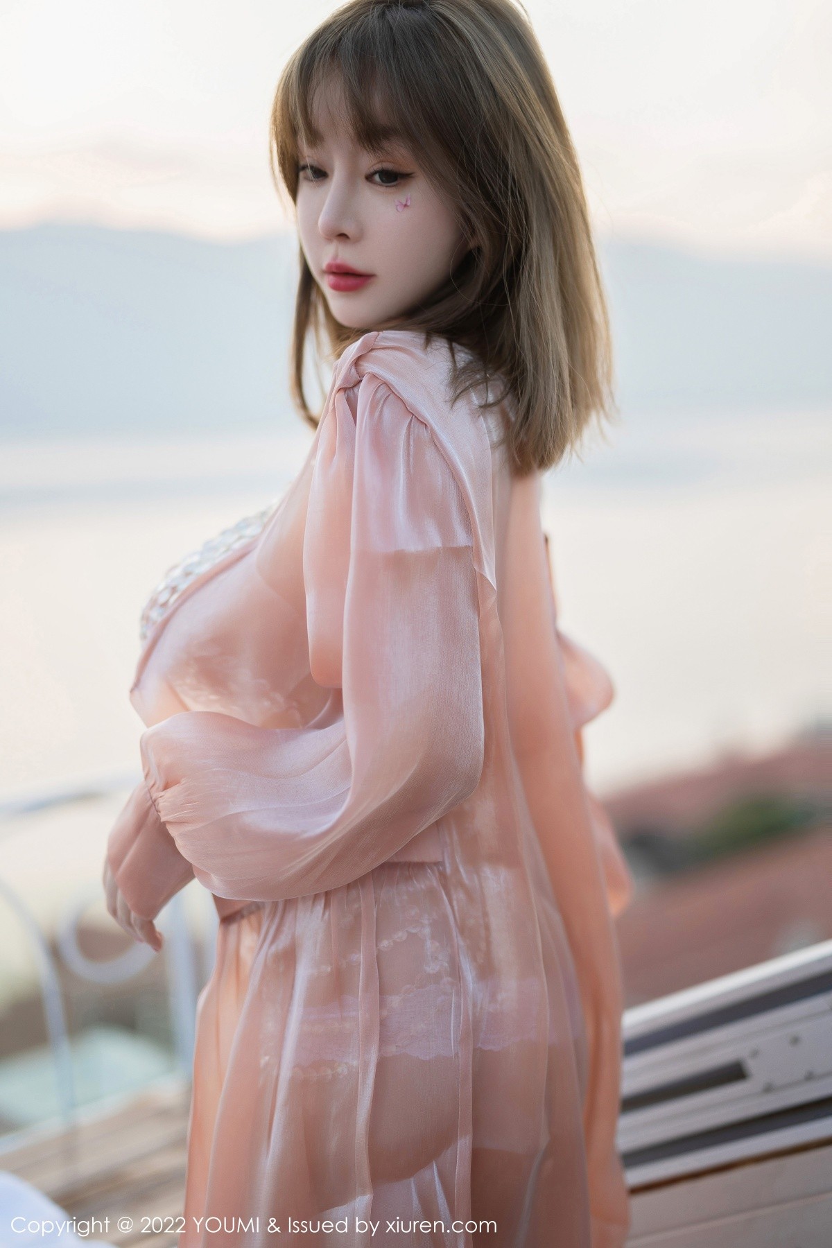 xgyw.top_[YouMi尤蜜荟]Vol.787_女神王雨纯大理旅拍性感淡红色连衣裙透视秀火辣身材诱惑写真60P