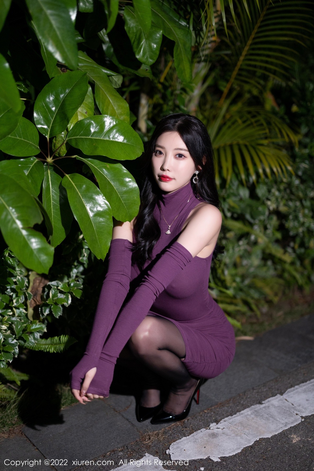 xgyw.top_XiuRen第4989期_女神杨晨晨Yome私房浴室紫色连衣短裙真空秀完美身材诱惑写真87P