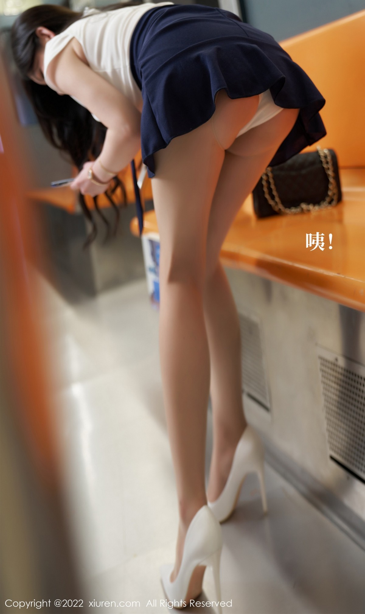 xgyw.top_XiuRen第4979期_女神周于希Sally地铁故事主题性感连衣短裙秀美腿迷人诱惑写真80P