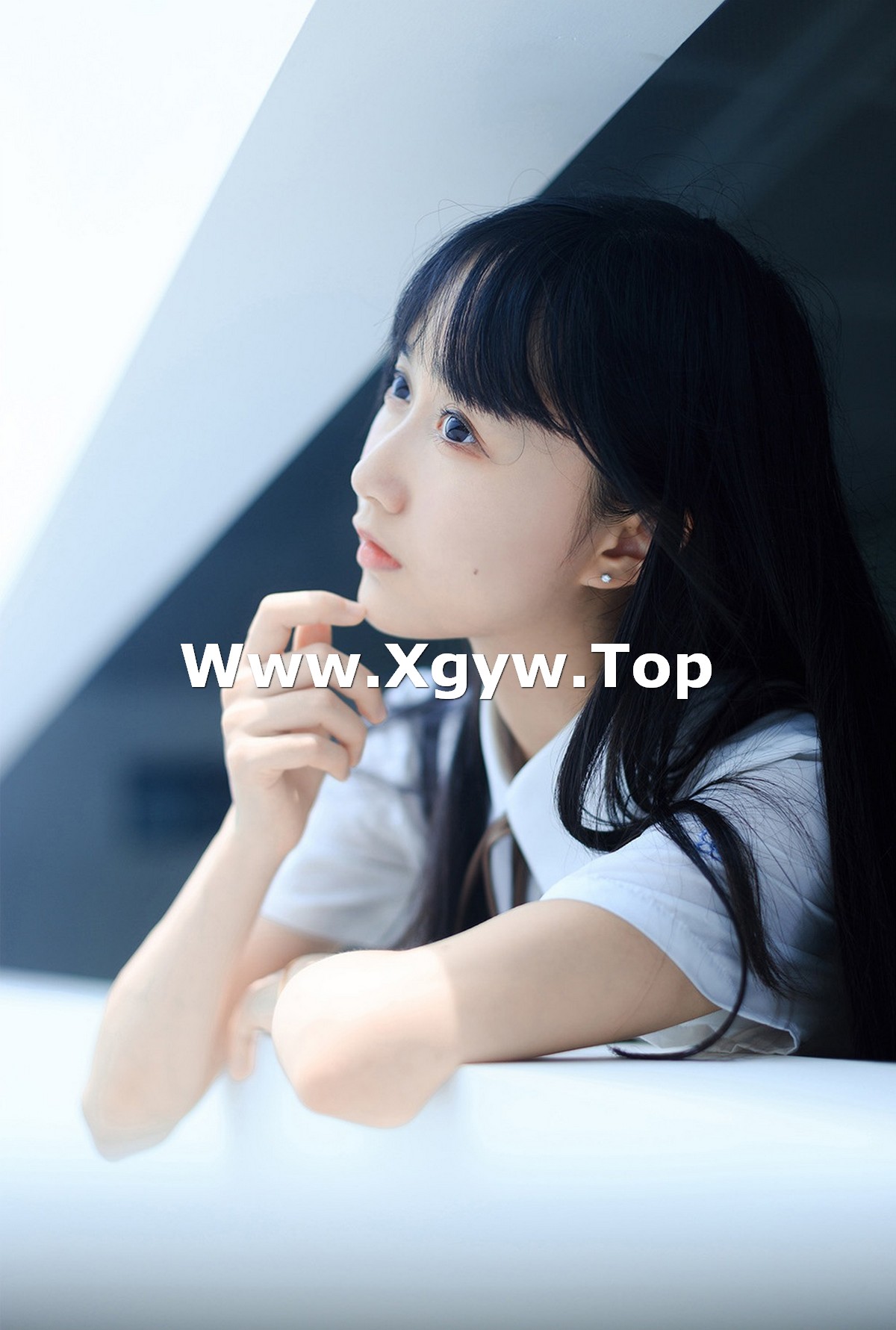xgyw.top_萌系小姐姐木绵绵OwO白裙JK主题户外性感白色短T配百褶裙秀美腿迷人写真35P