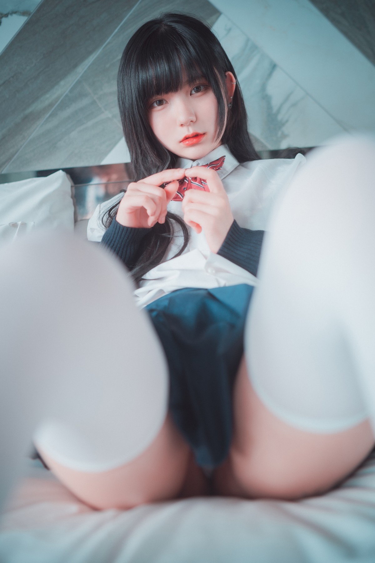 xgyw.top_[DJAWA]No.034_模特Hizzy_Self Satisfaction主题白色内裤配白丝袜秀翘臀诱惑写真88P